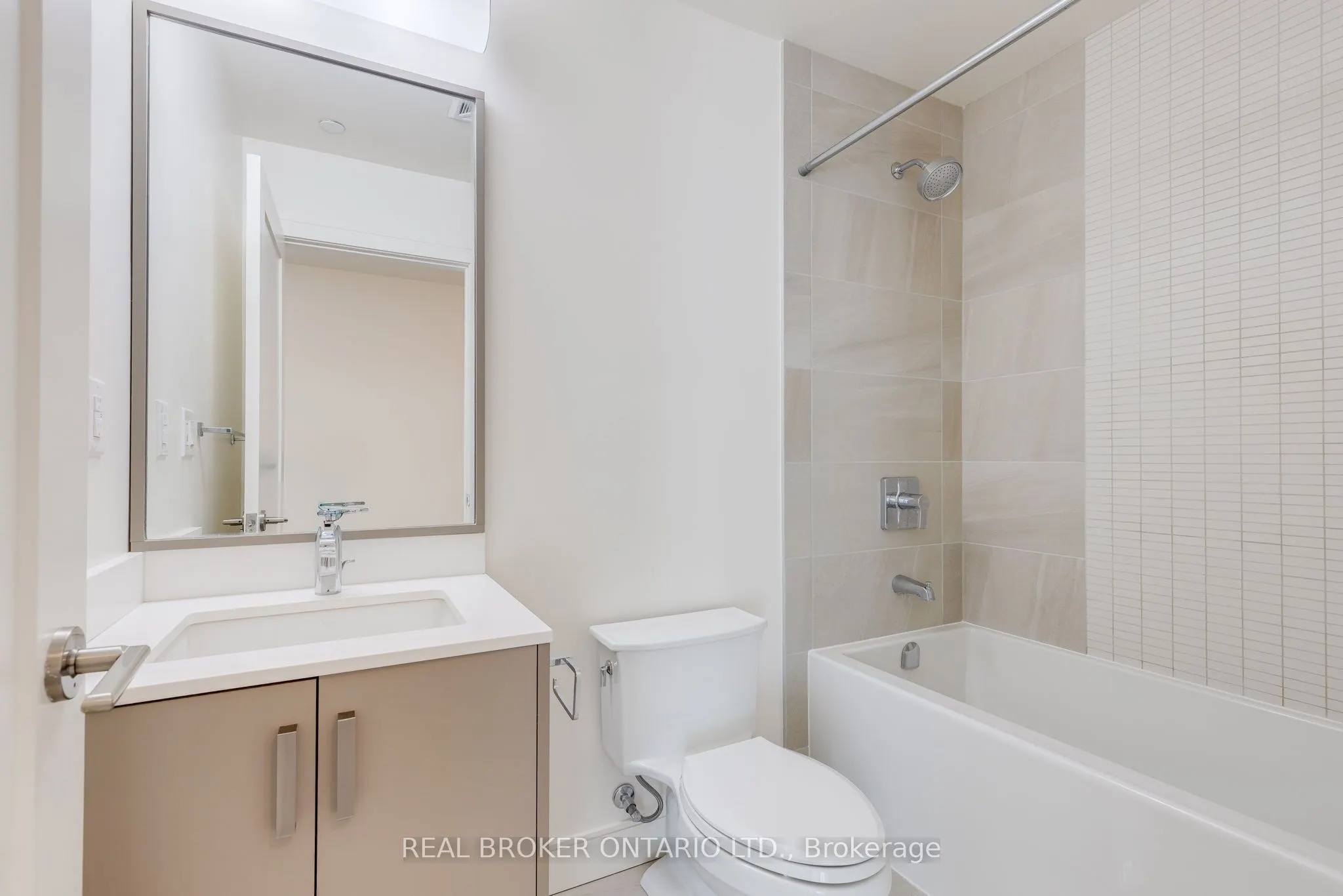 1575 Lakeshore Road W, #236