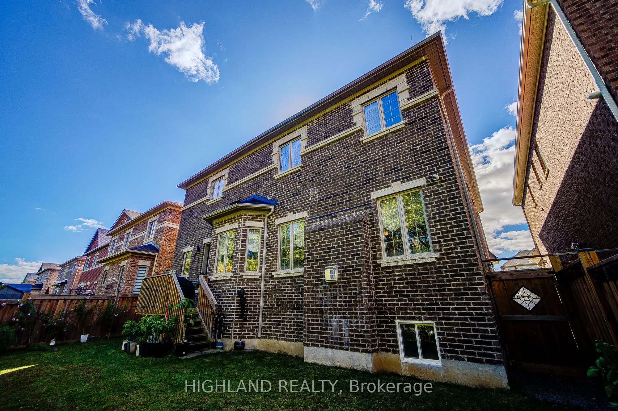3185 Meadow Marsh Crescent