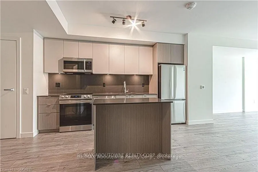 133 Bronte Road, #B0902