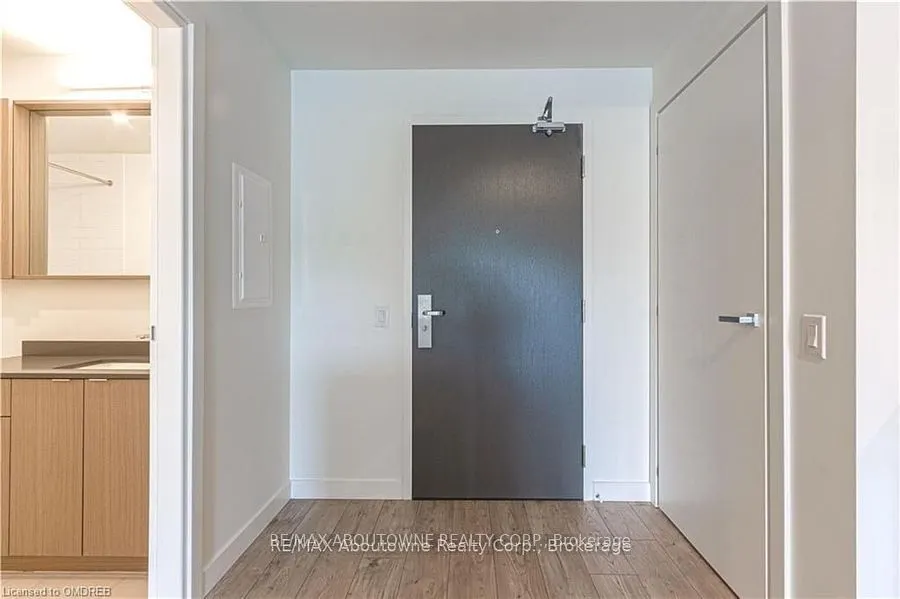 133 Bronte Road, #B0902