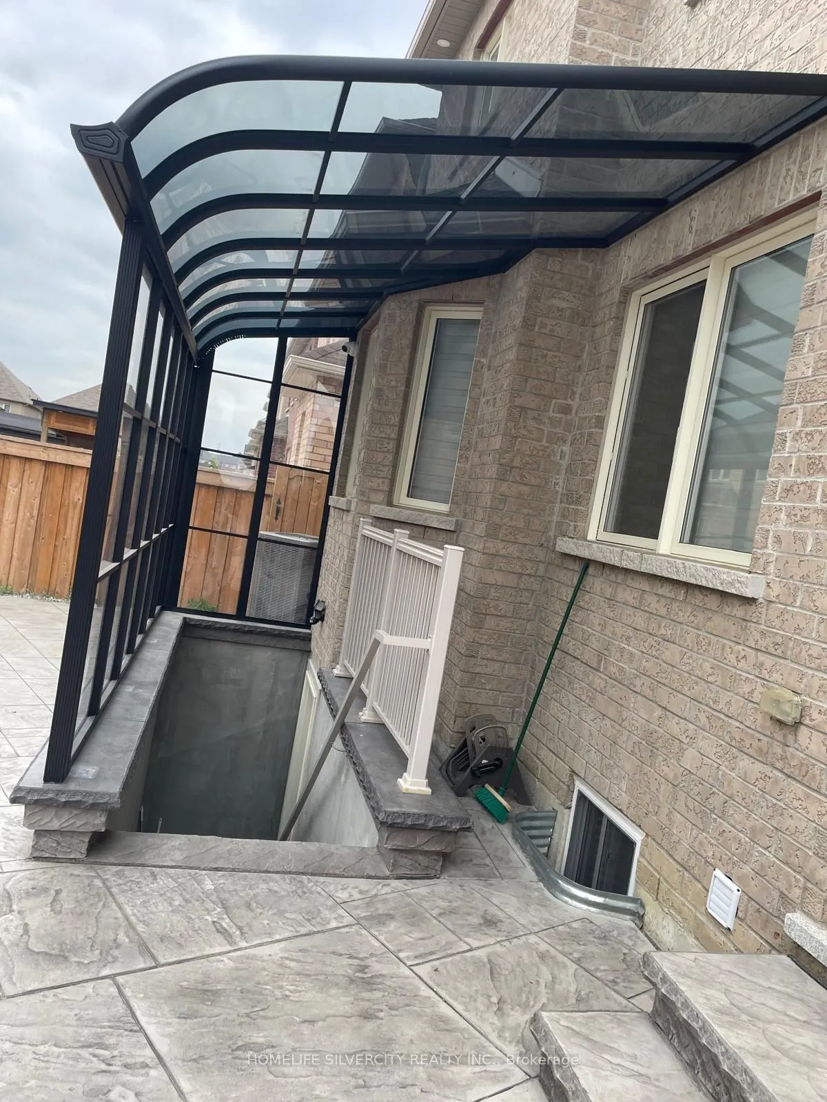 25 Seymour Road