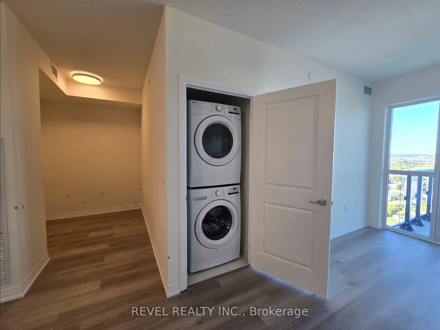 15 Watergarden Drive, #1907