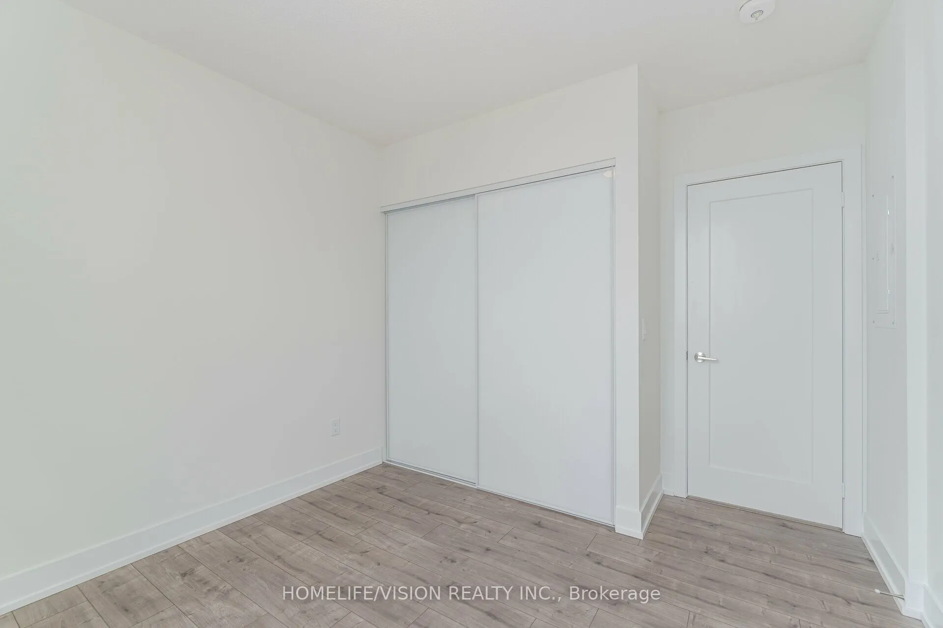 10 Eva Road, #PH06