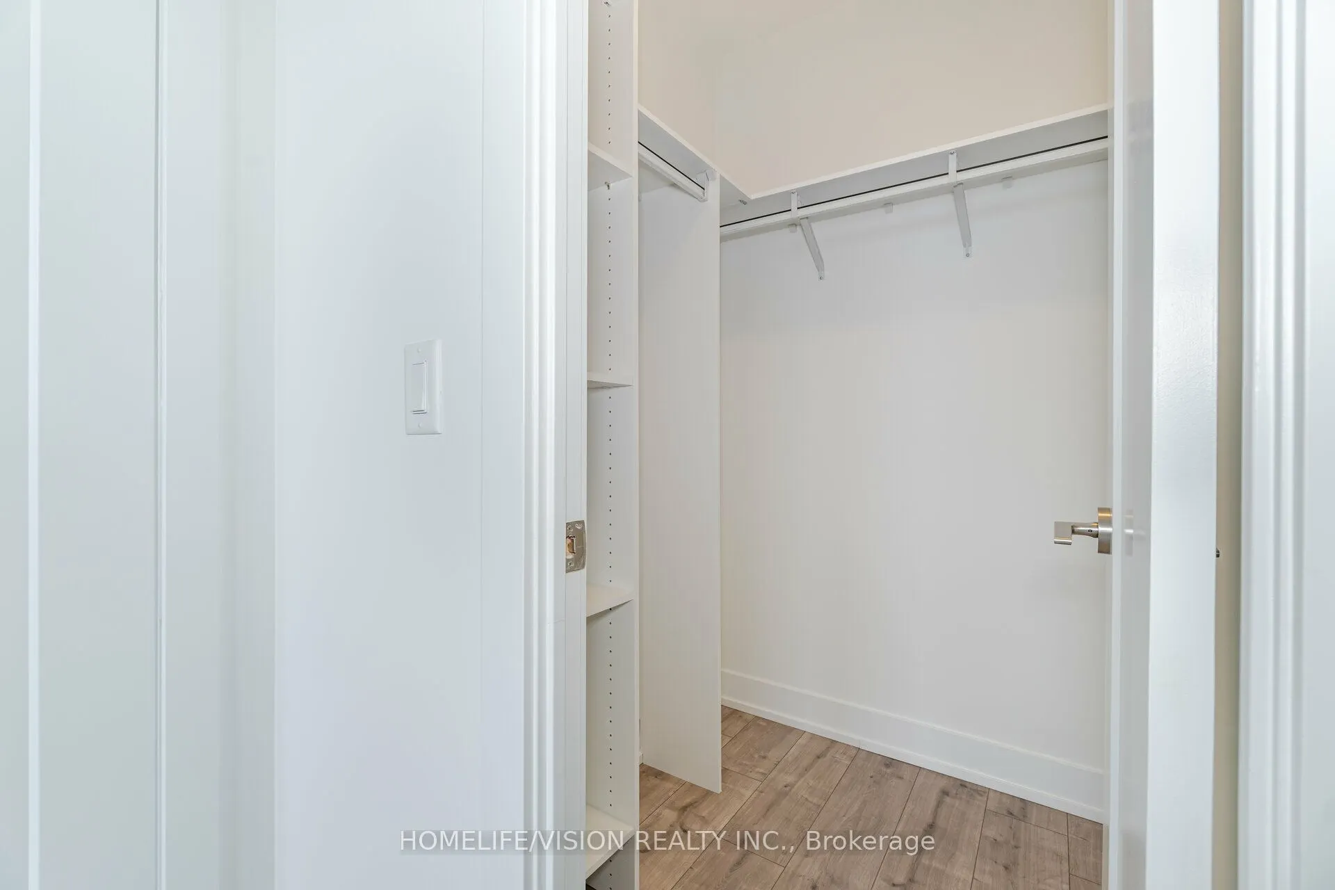 10 Eva Road, #PH06