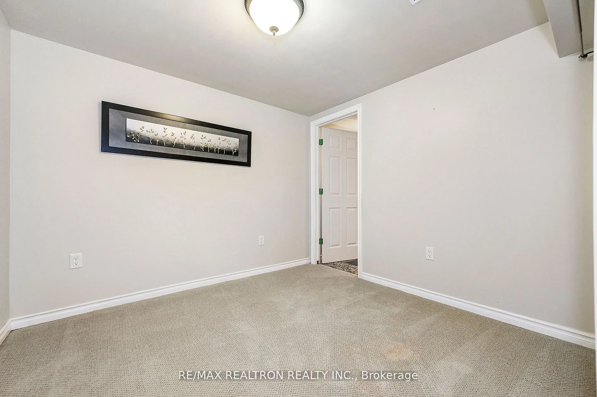 5472 Randolph Crescent