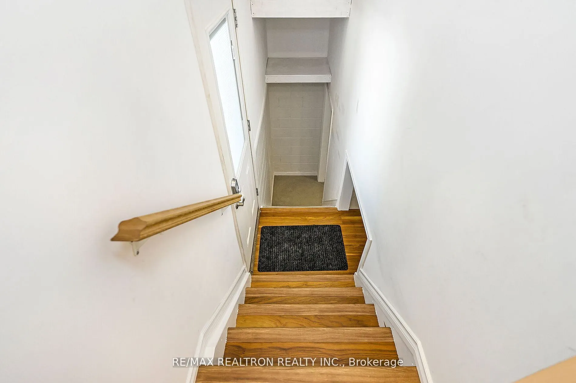 5472 Randolph Crescent