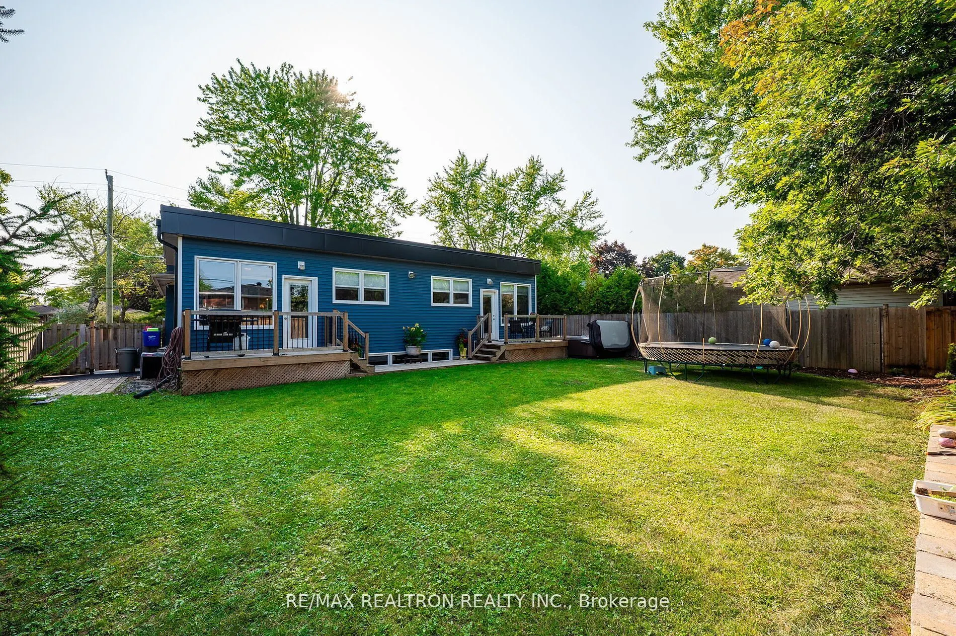 5472 Randolph Crescent