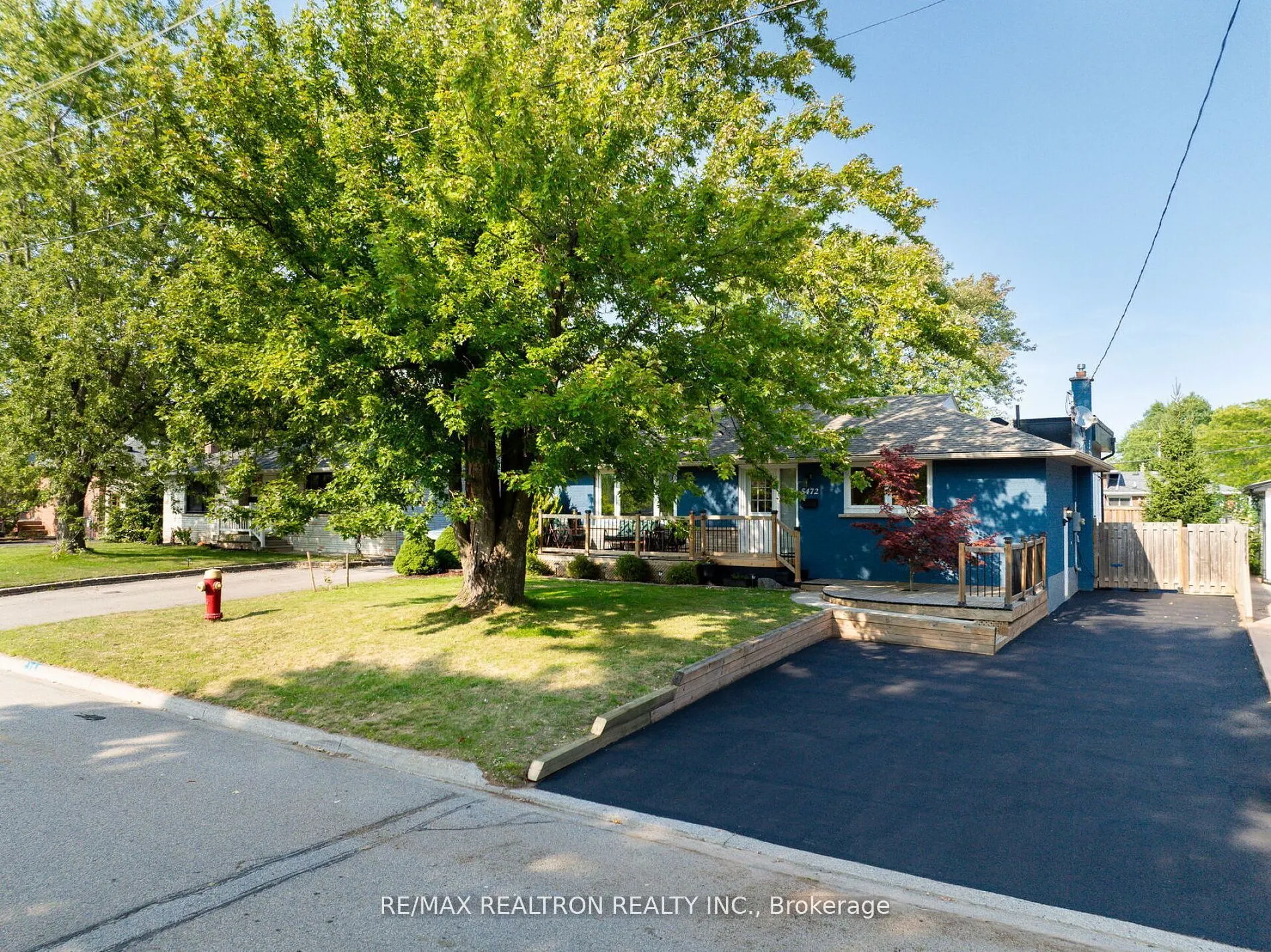 5472 Randolph Crescent