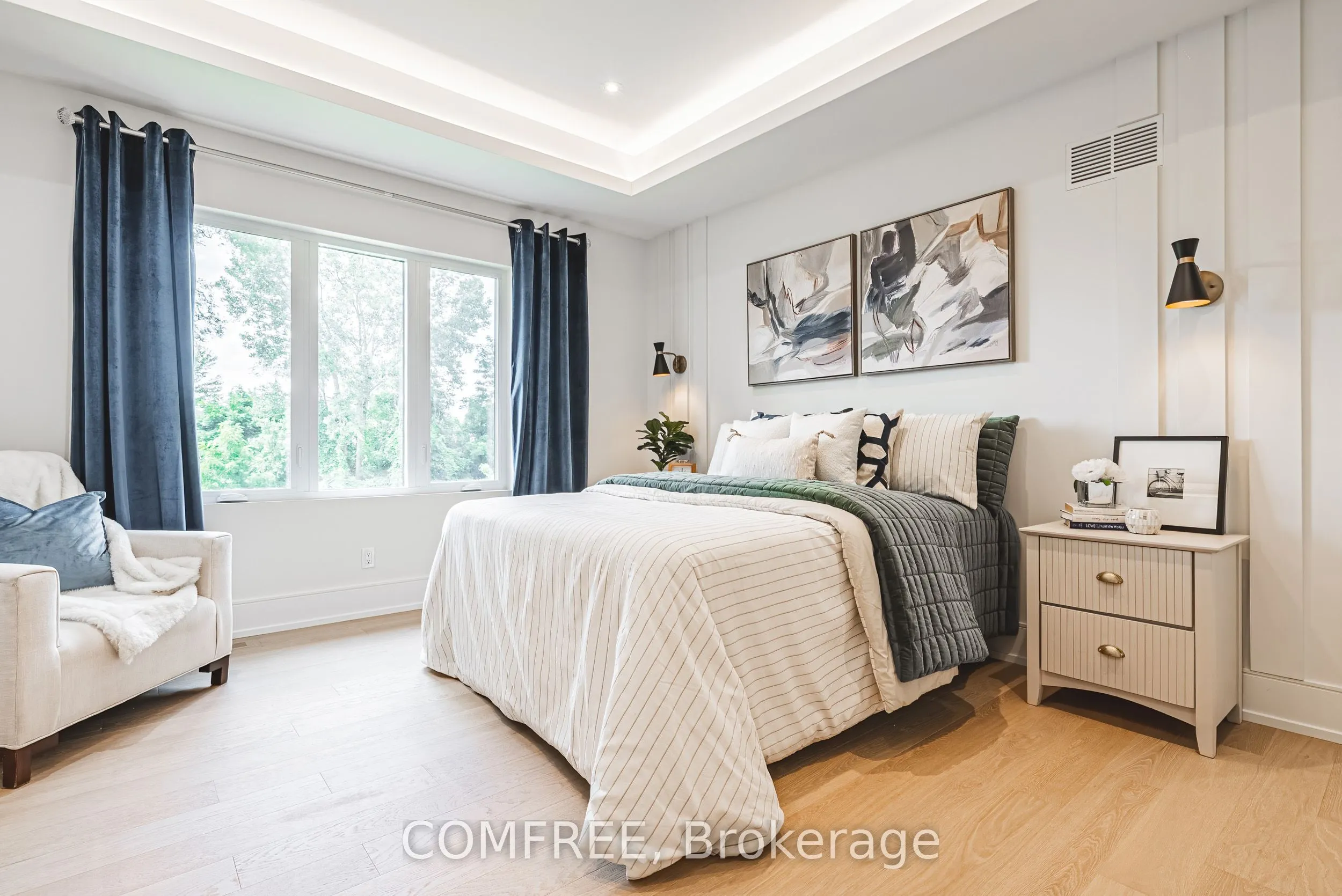 202 Queen Street W