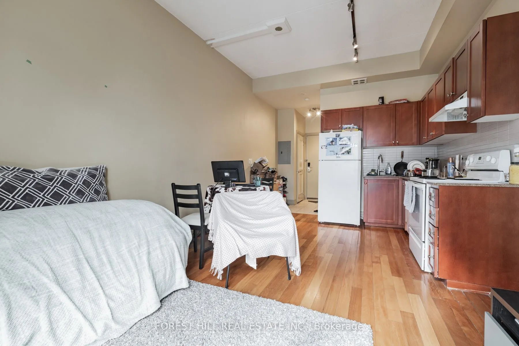 2737 Keele Street, #215