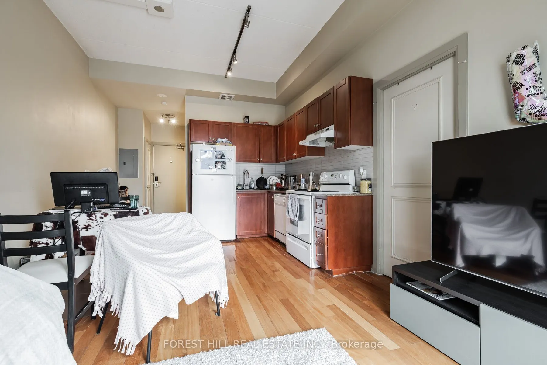 2737 Keele Street, #215