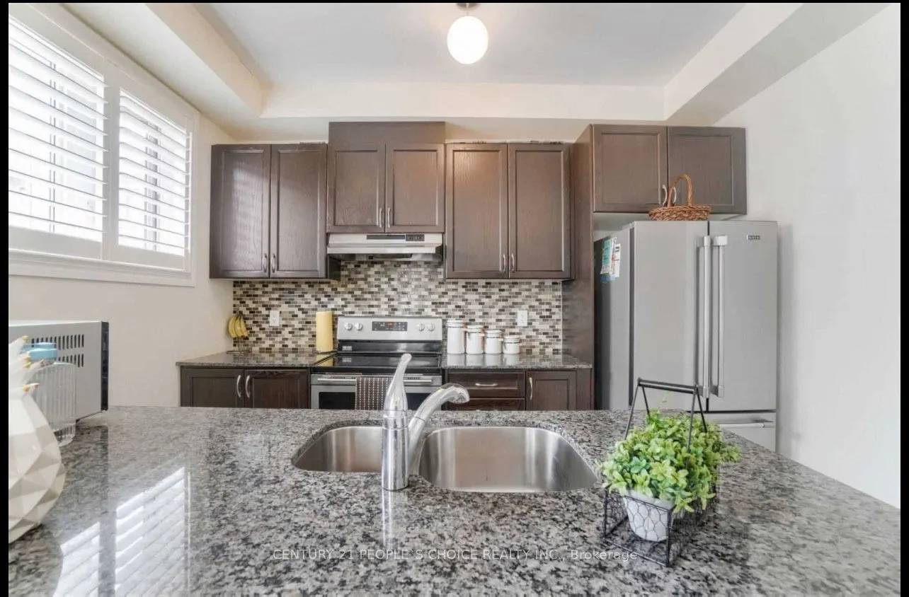 61 New Pines Trail, #Upper
