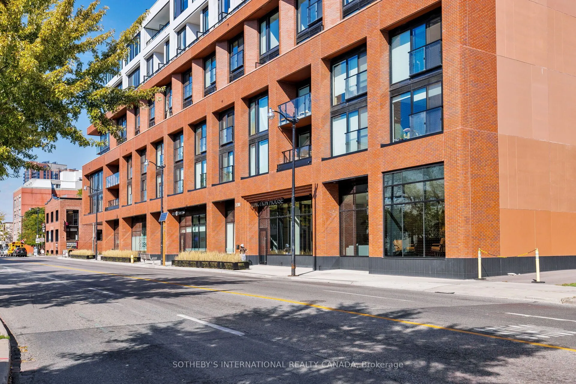 2720 Dundas Street W, #903