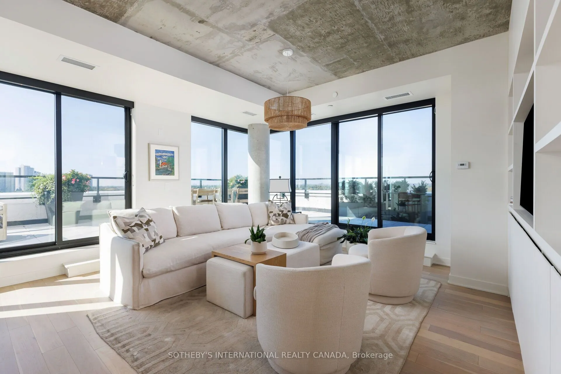 2720 Dundas Street W, #903