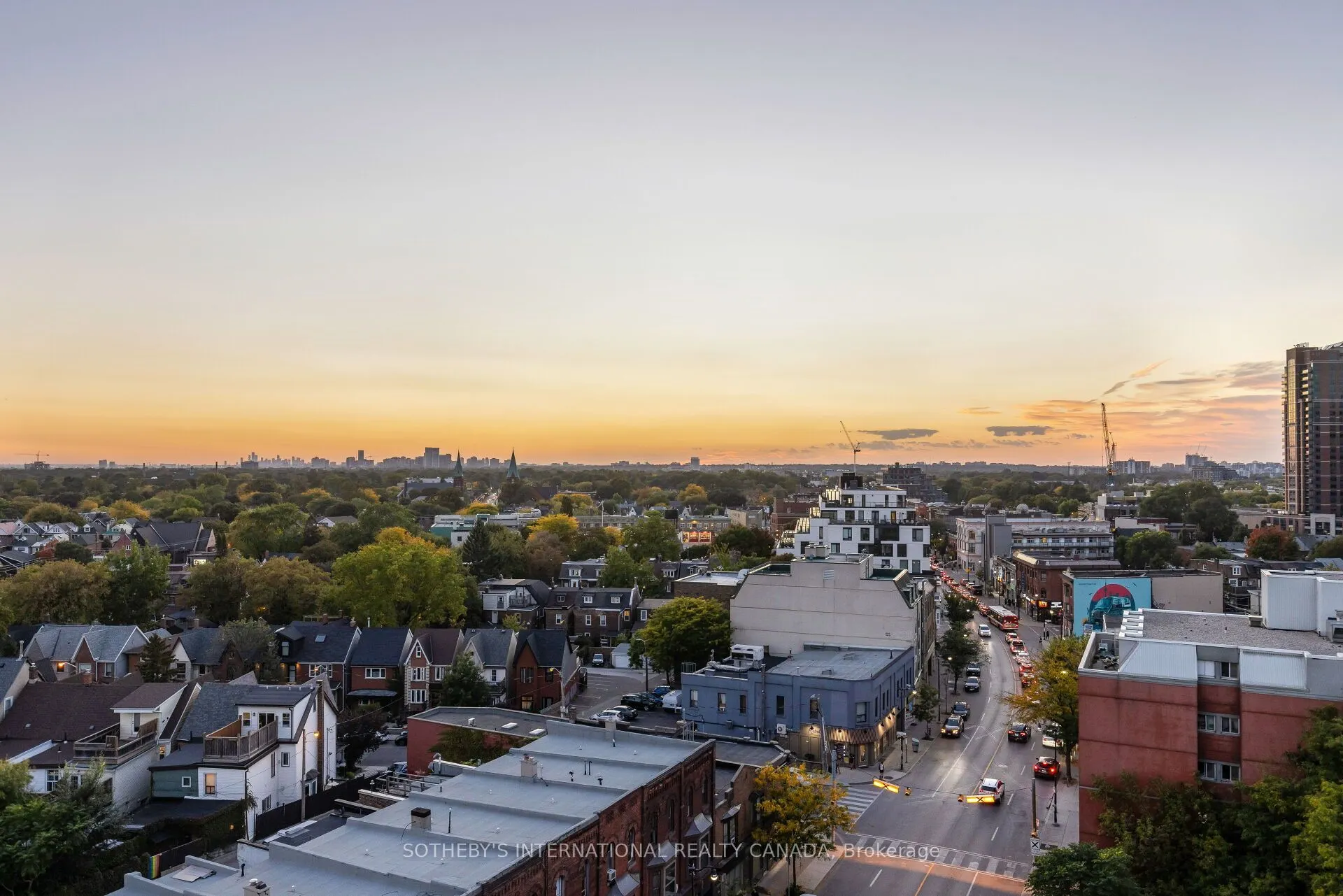 2720 Dundas Street W, #903