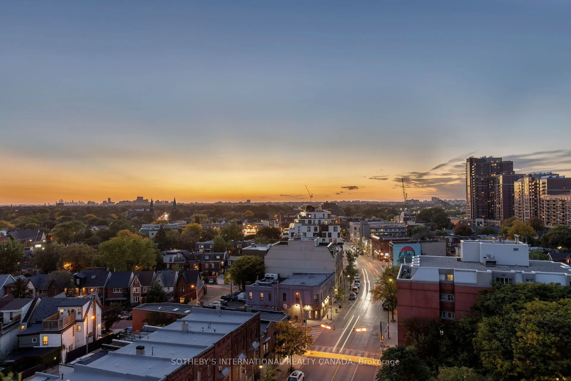 2720 Dundas Street W, #903