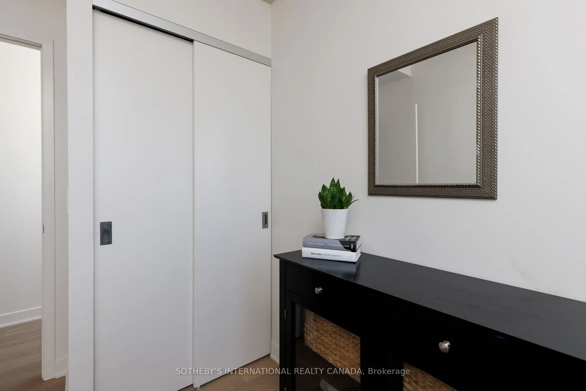 2720 Dundas Street W, #903