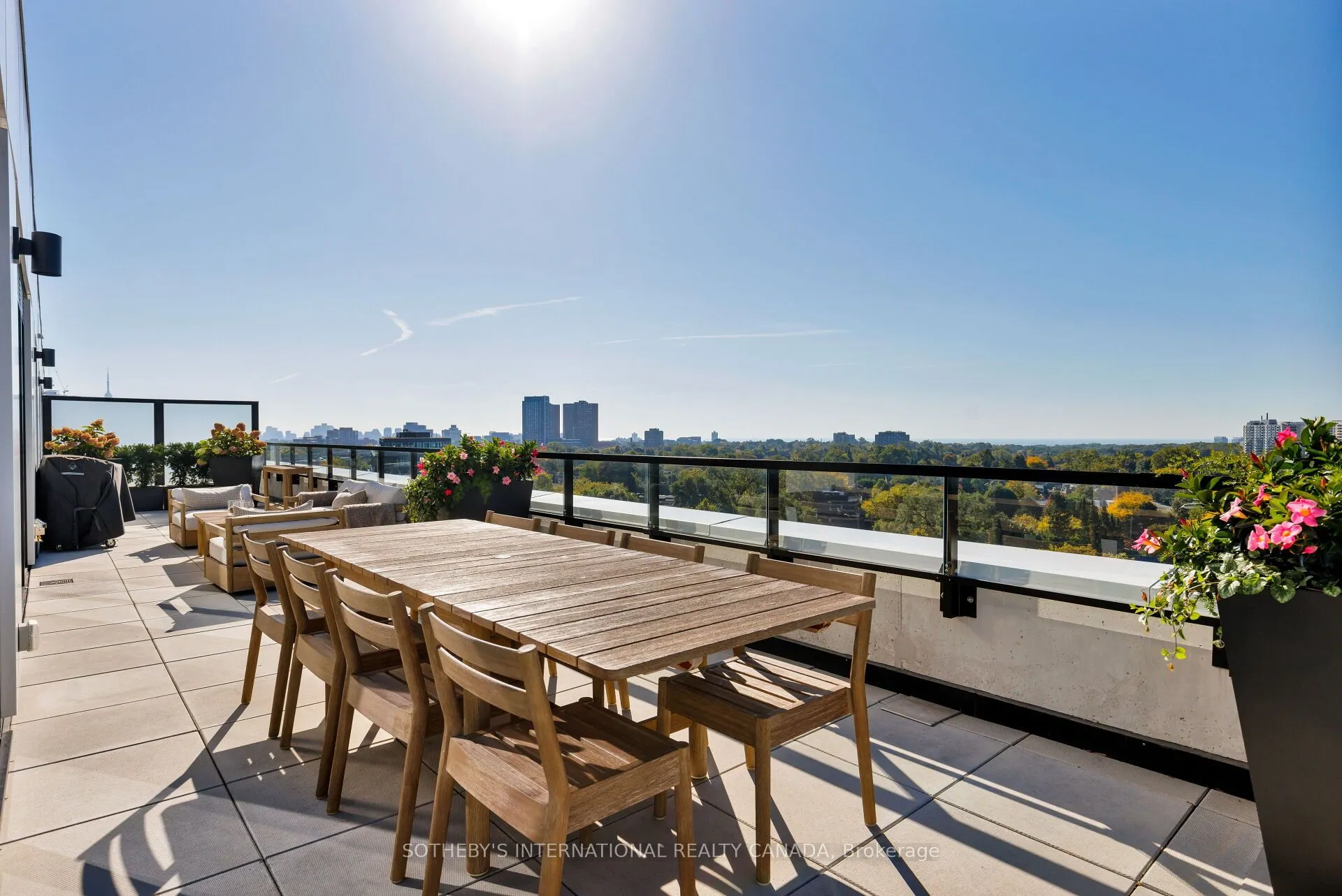 2720 Dundas Street W, #903