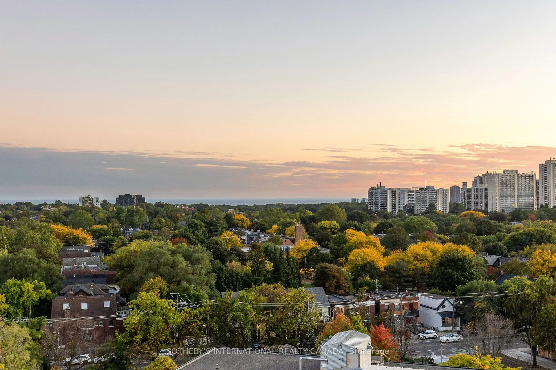 2720 Dundas Street W, #903