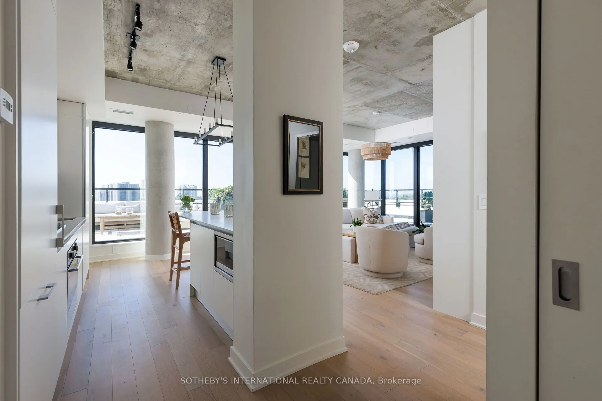 2720 Dundas Street W, #903