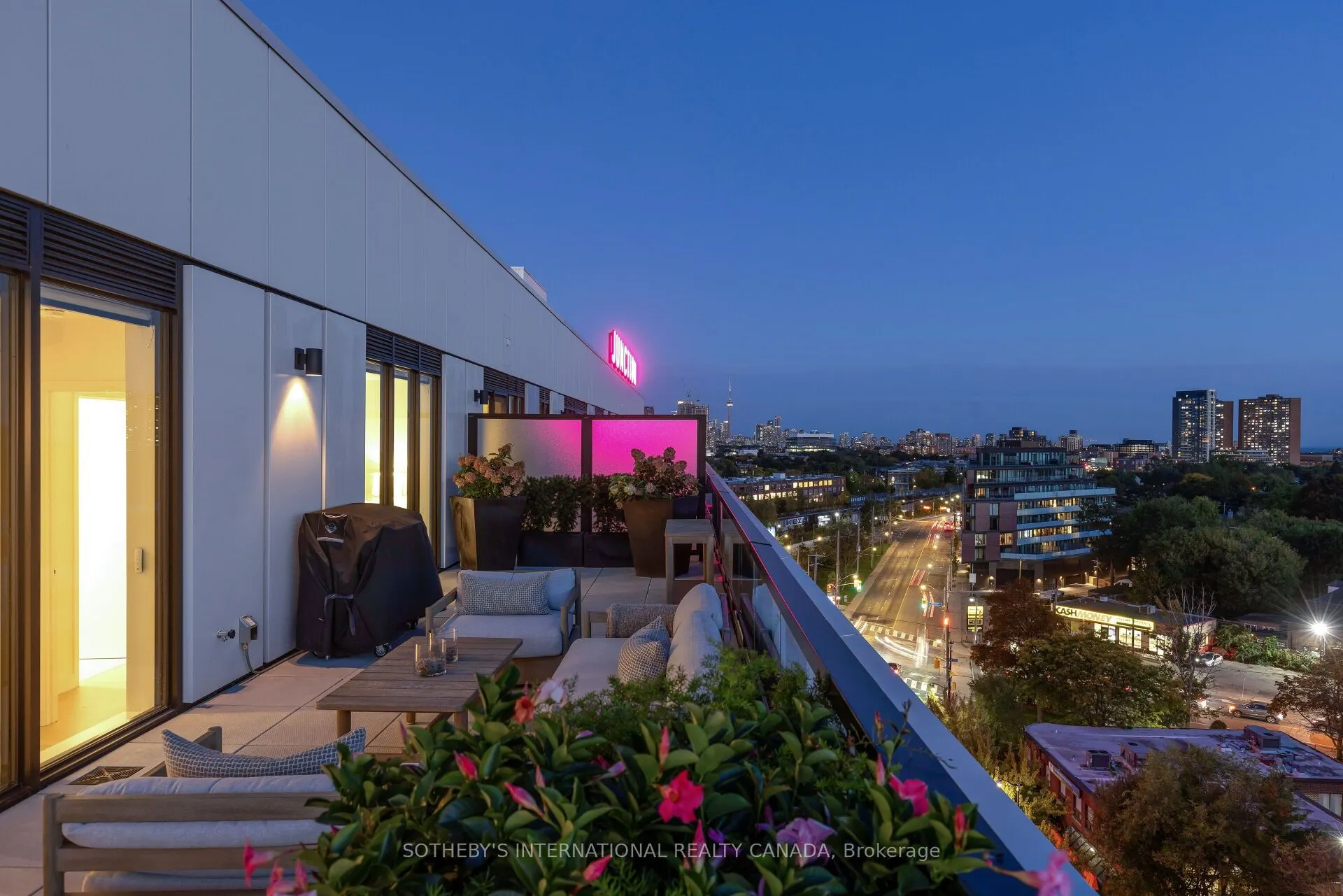 2720 Dundas Street W, #903