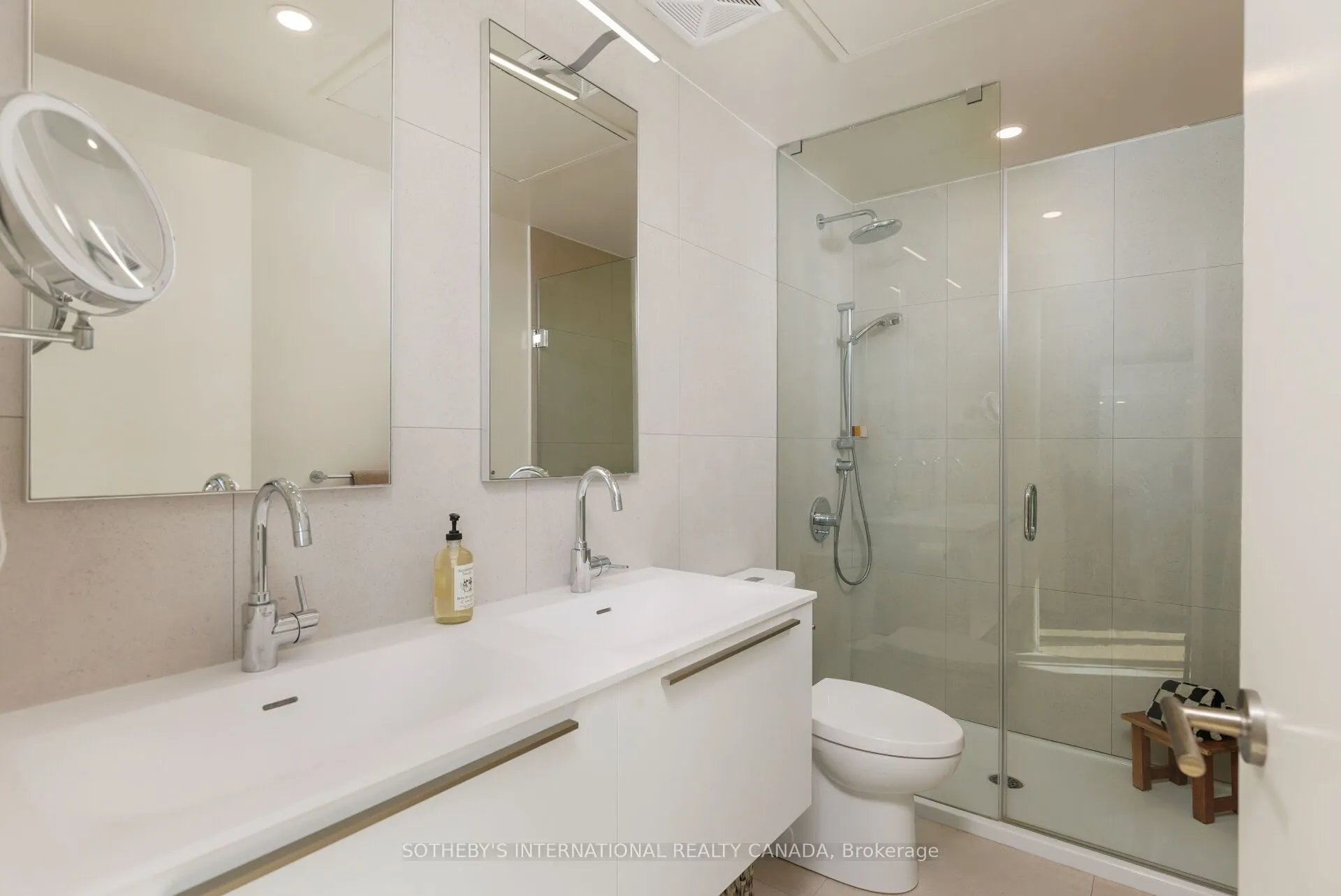 2720 Dundas Street W, #903
