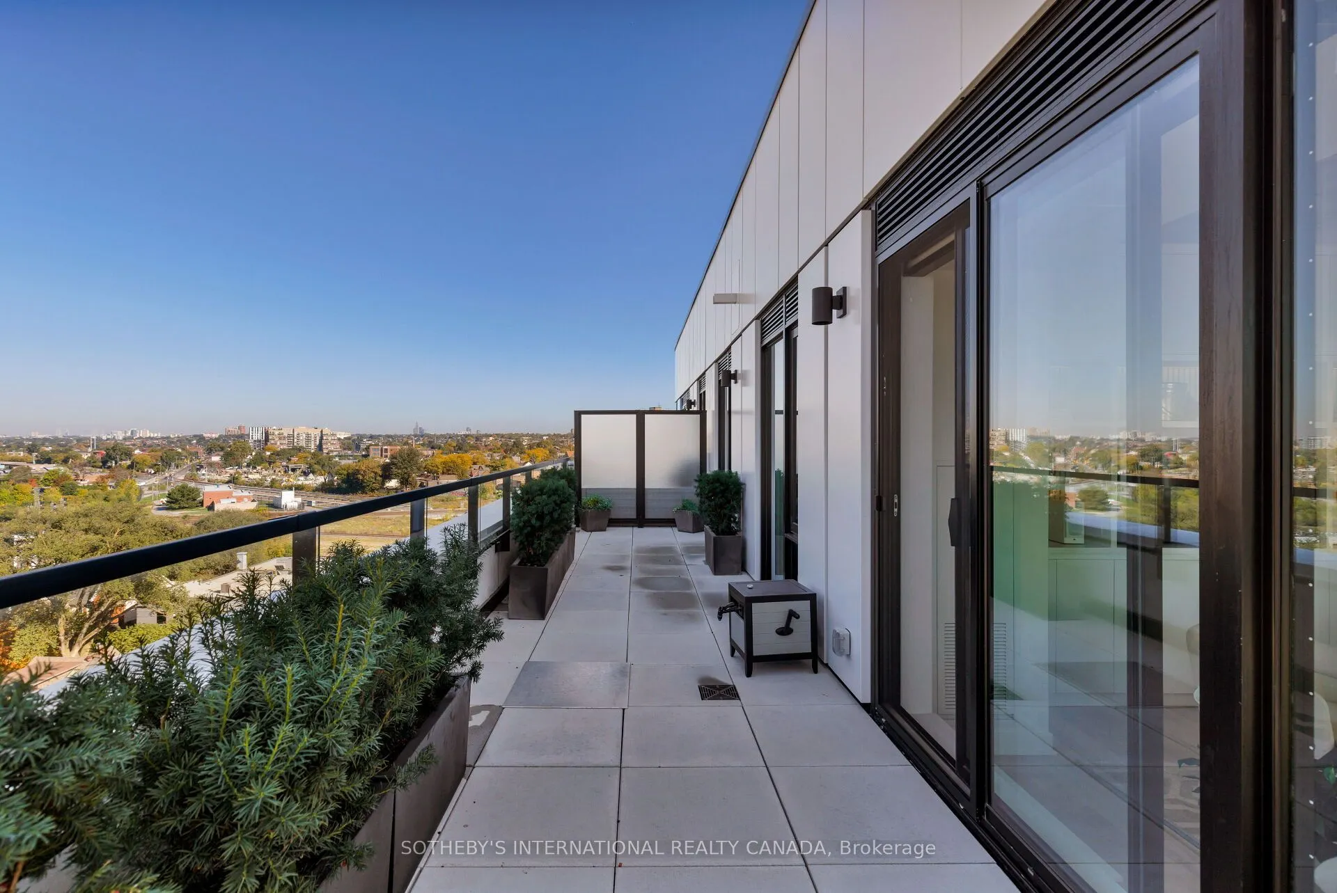 2720 Dundas Street W, #903