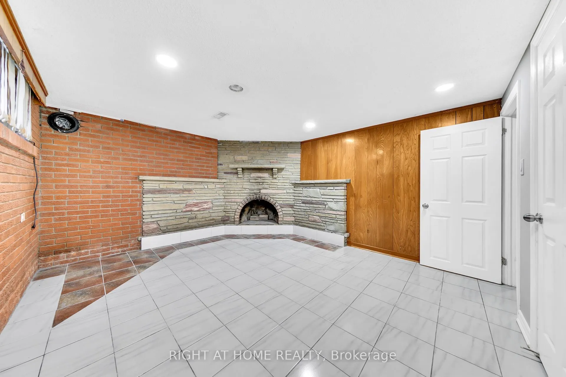 422 Maple Leaf Drive