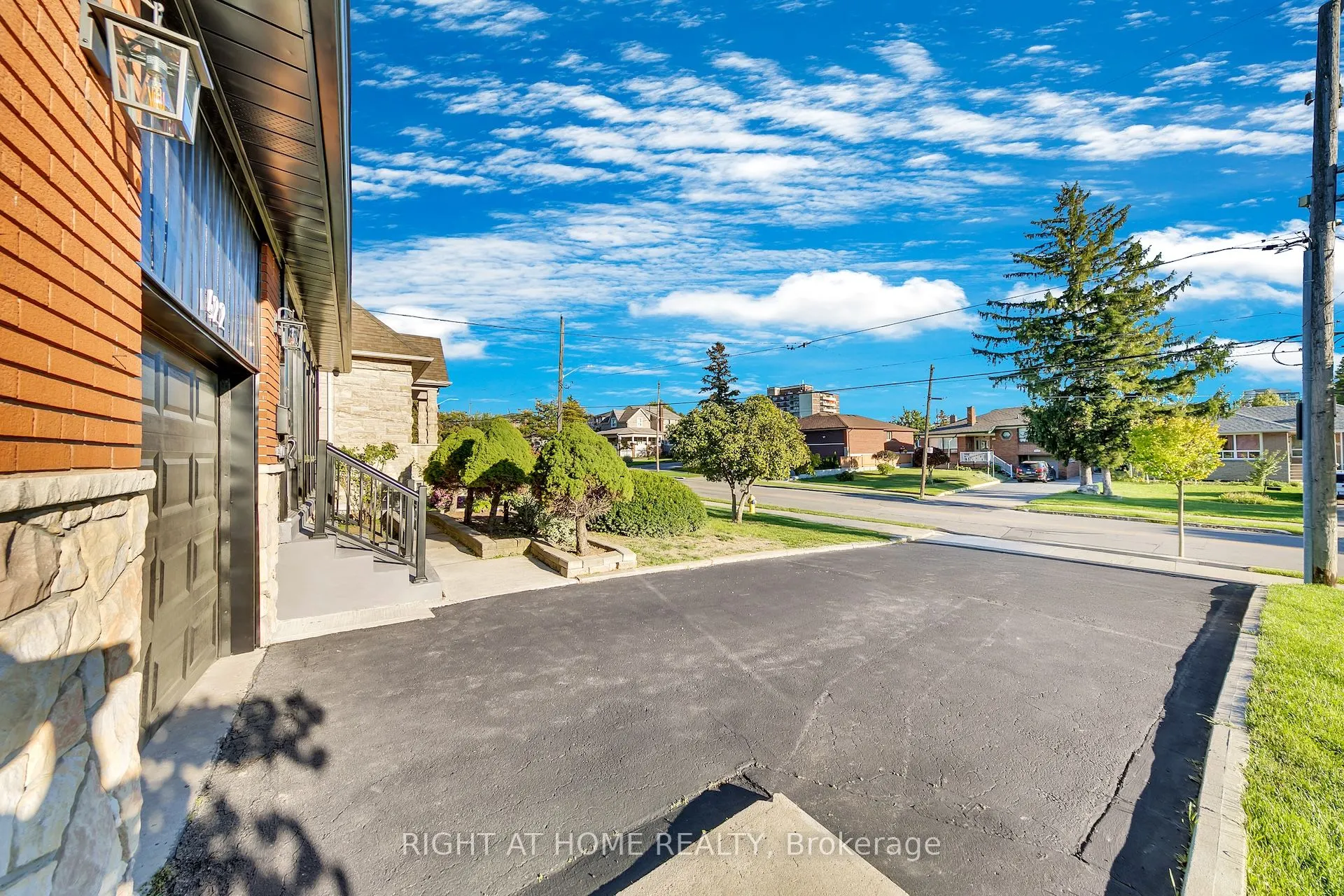 422 Maple Leaf Drive