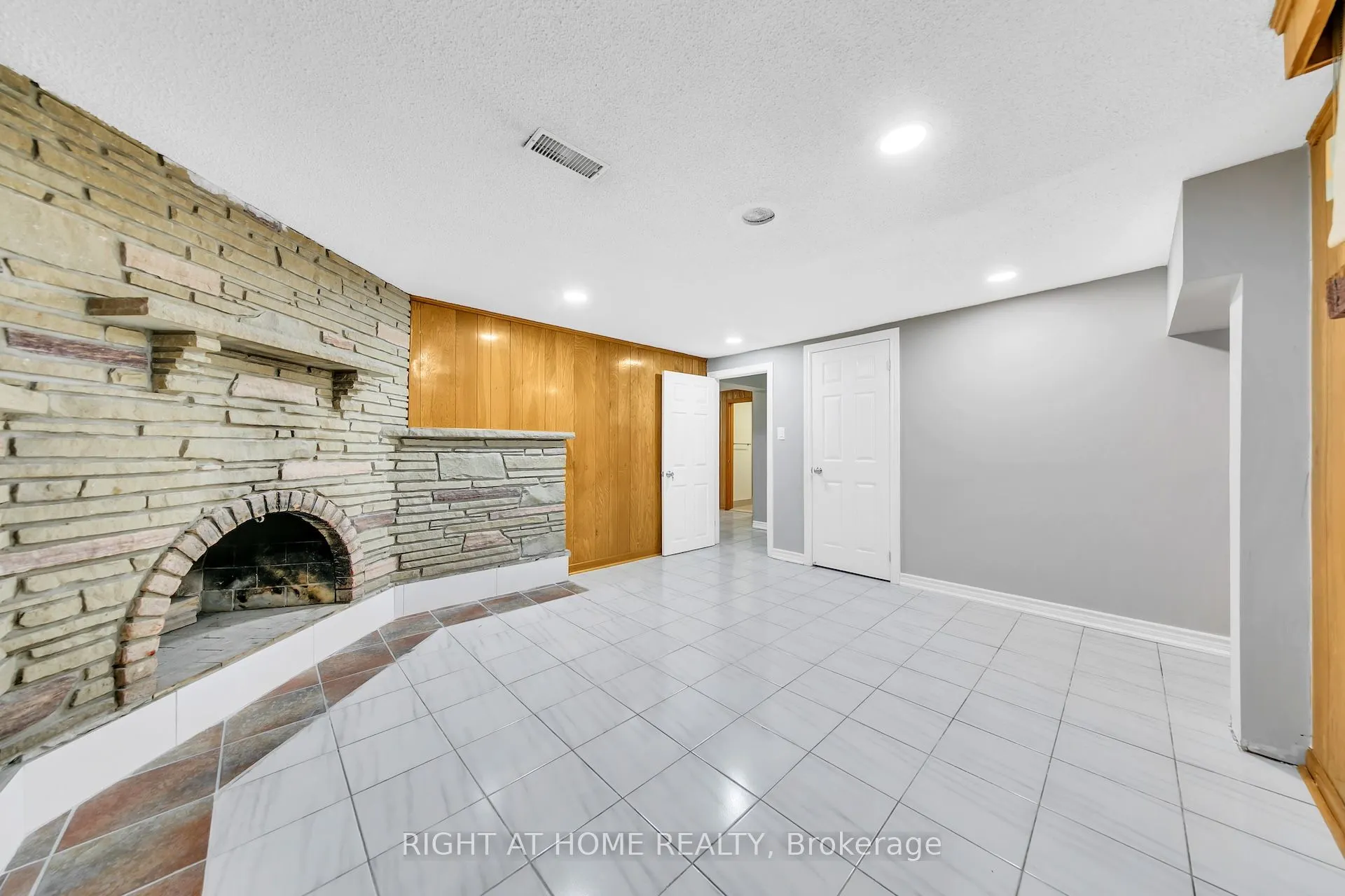 422 Maple Leaf Drive