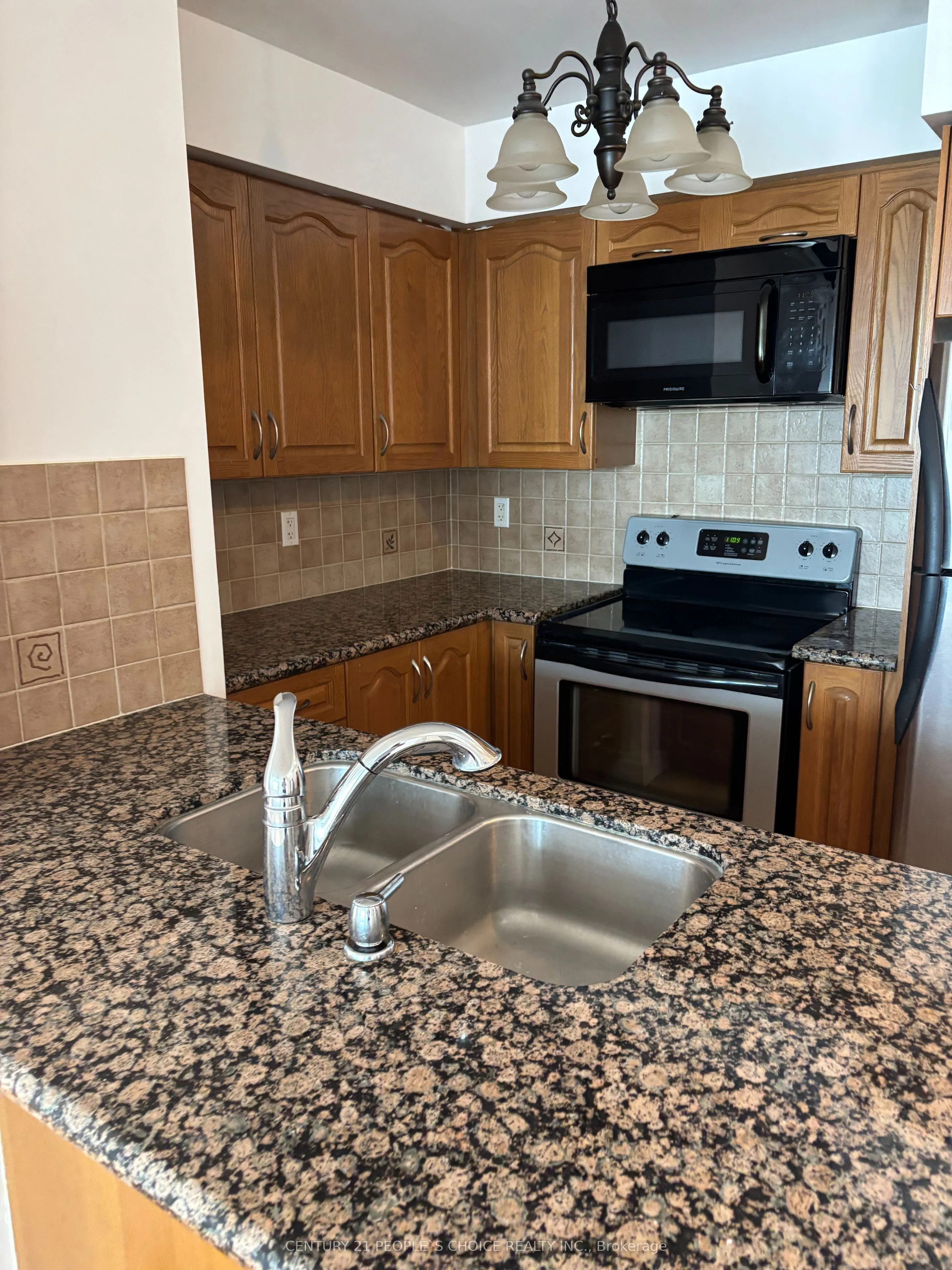 2772 keele Street W, #408