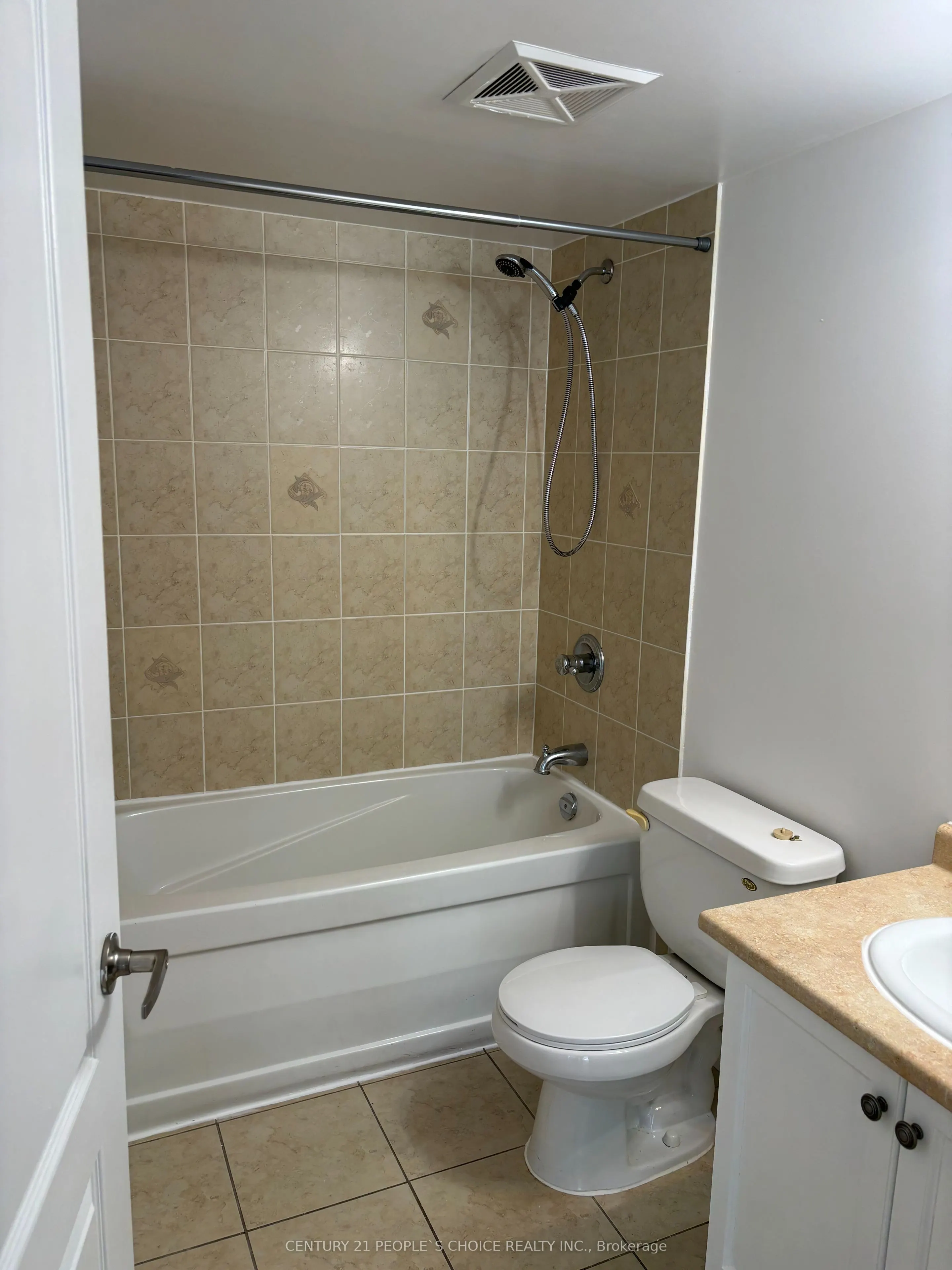 2772 keele Street W, #408