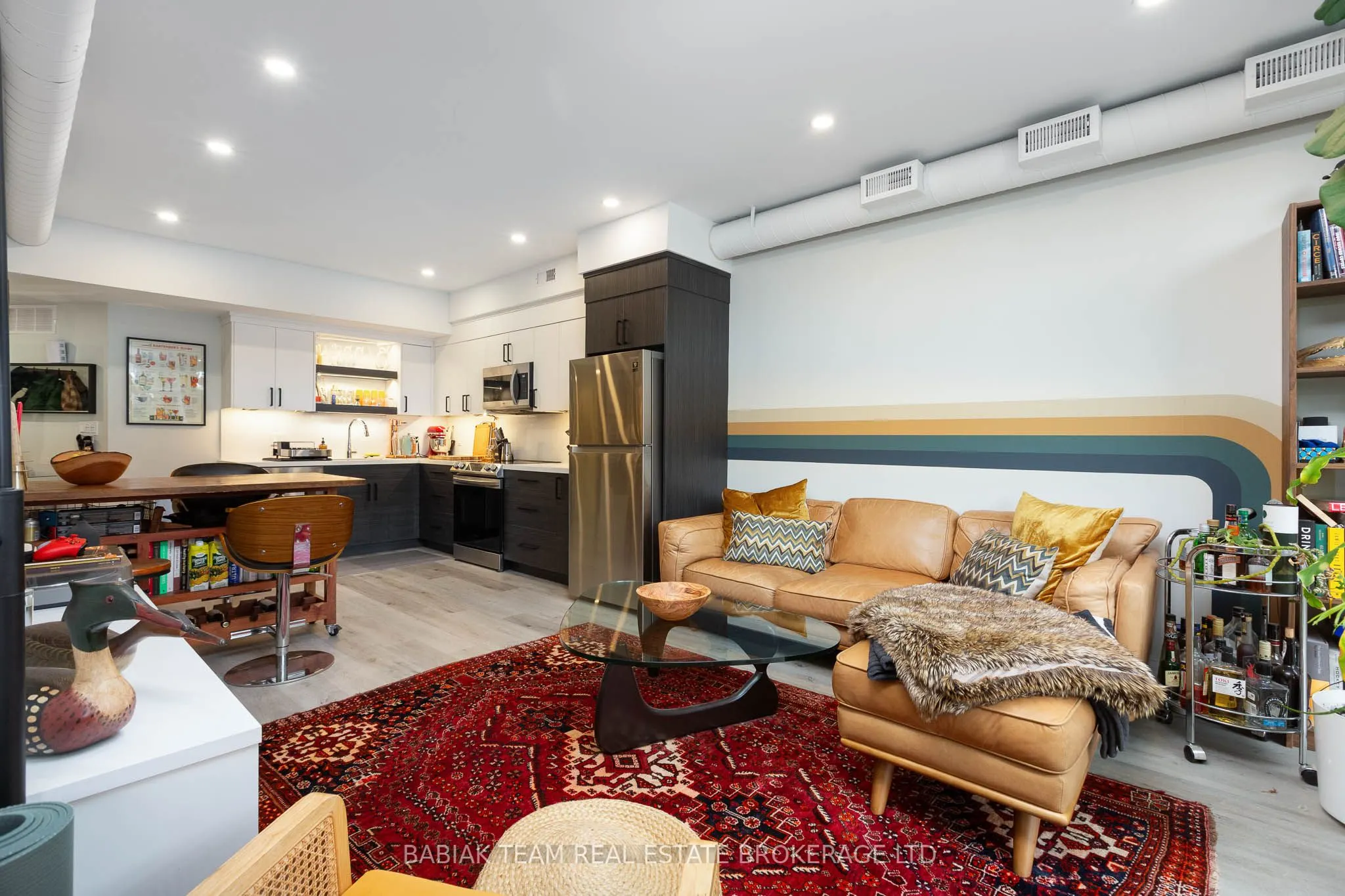 57 Vine Avenue, #201