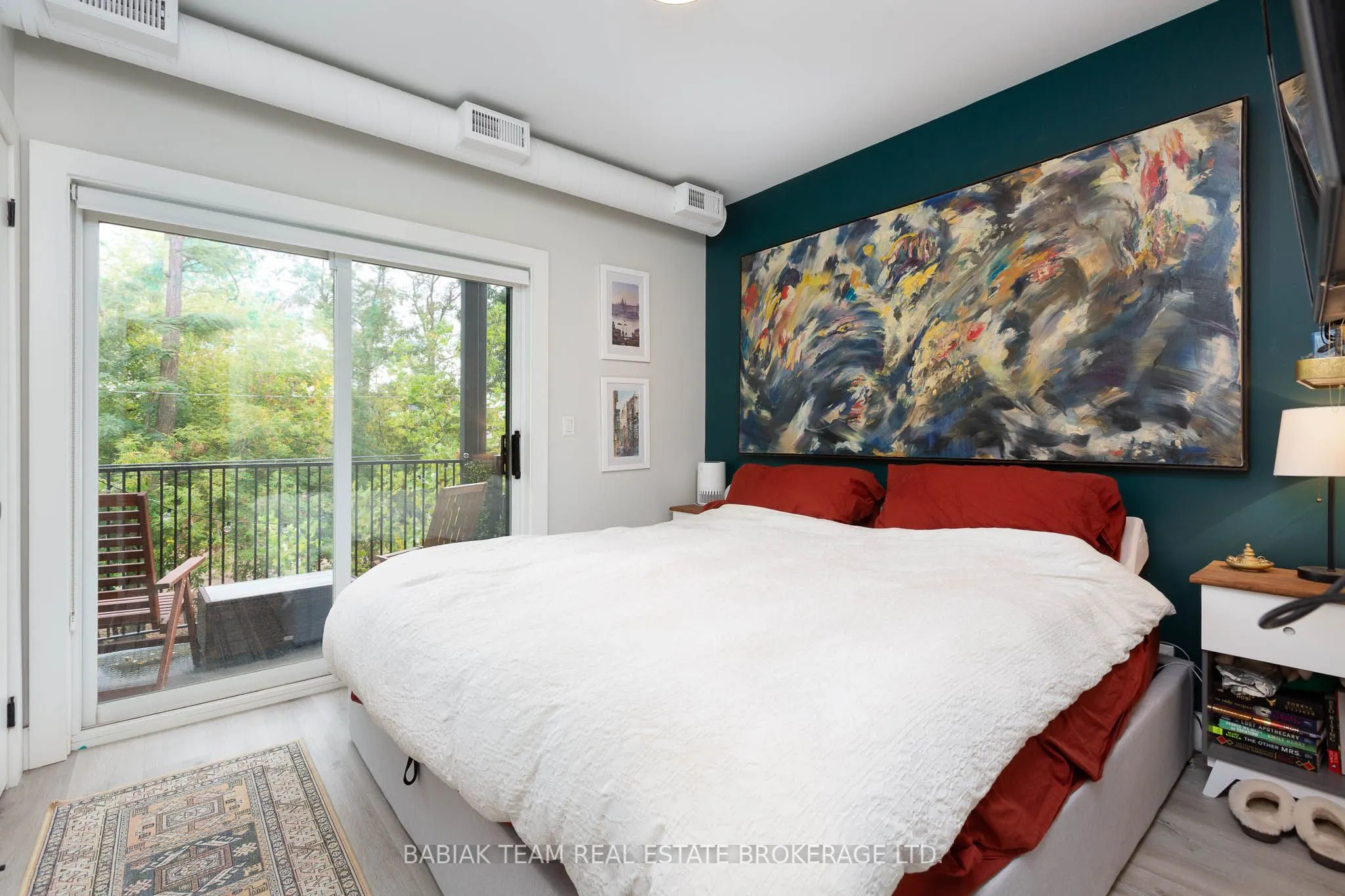 57 Vine Avenue, #201