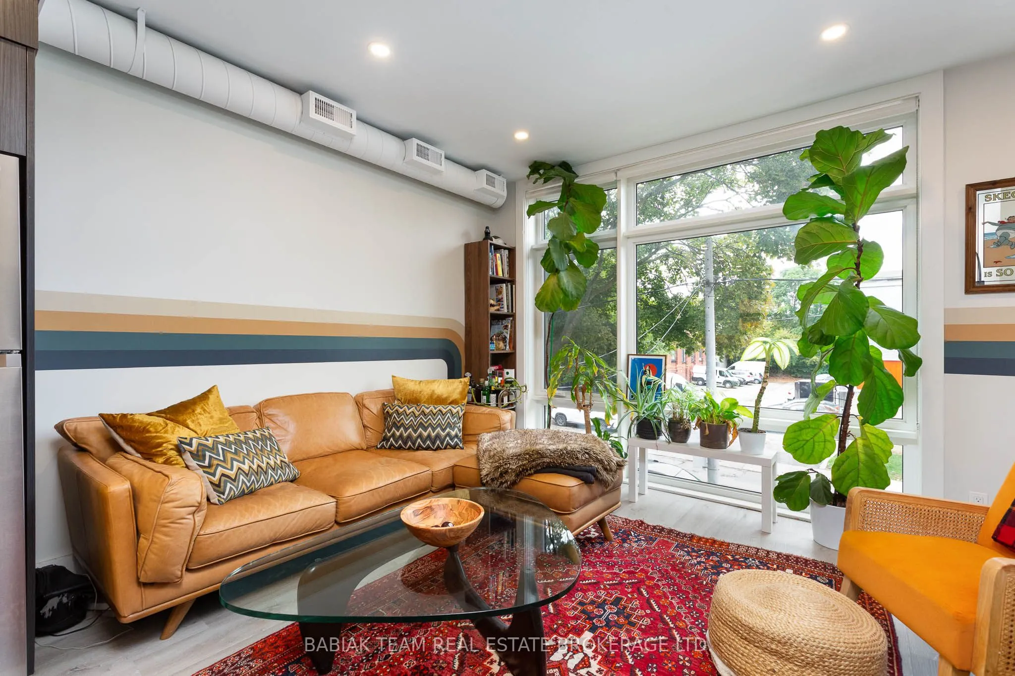 57 Vine Avenue, #201