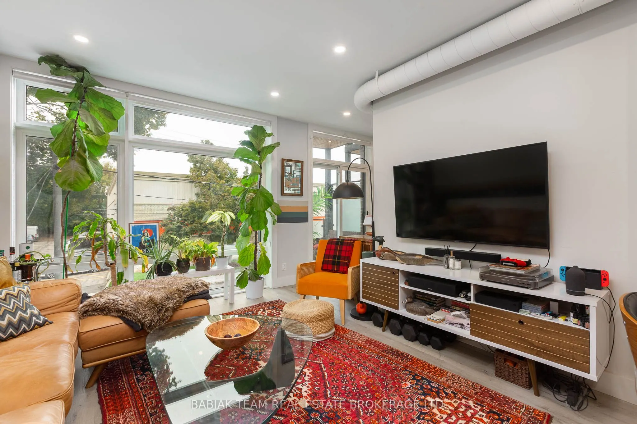 57 Vine Avenue, #201