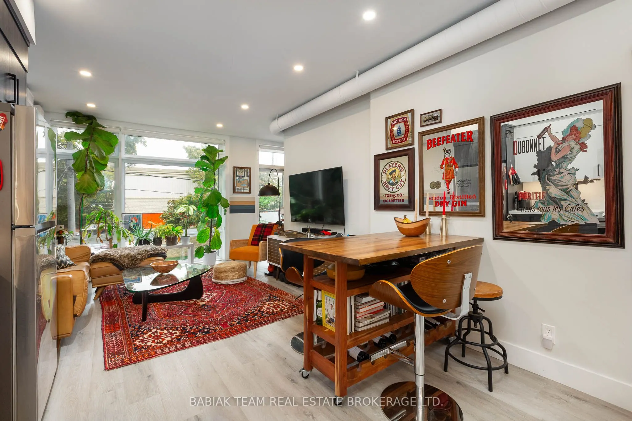 57 Vine Avenue, #201