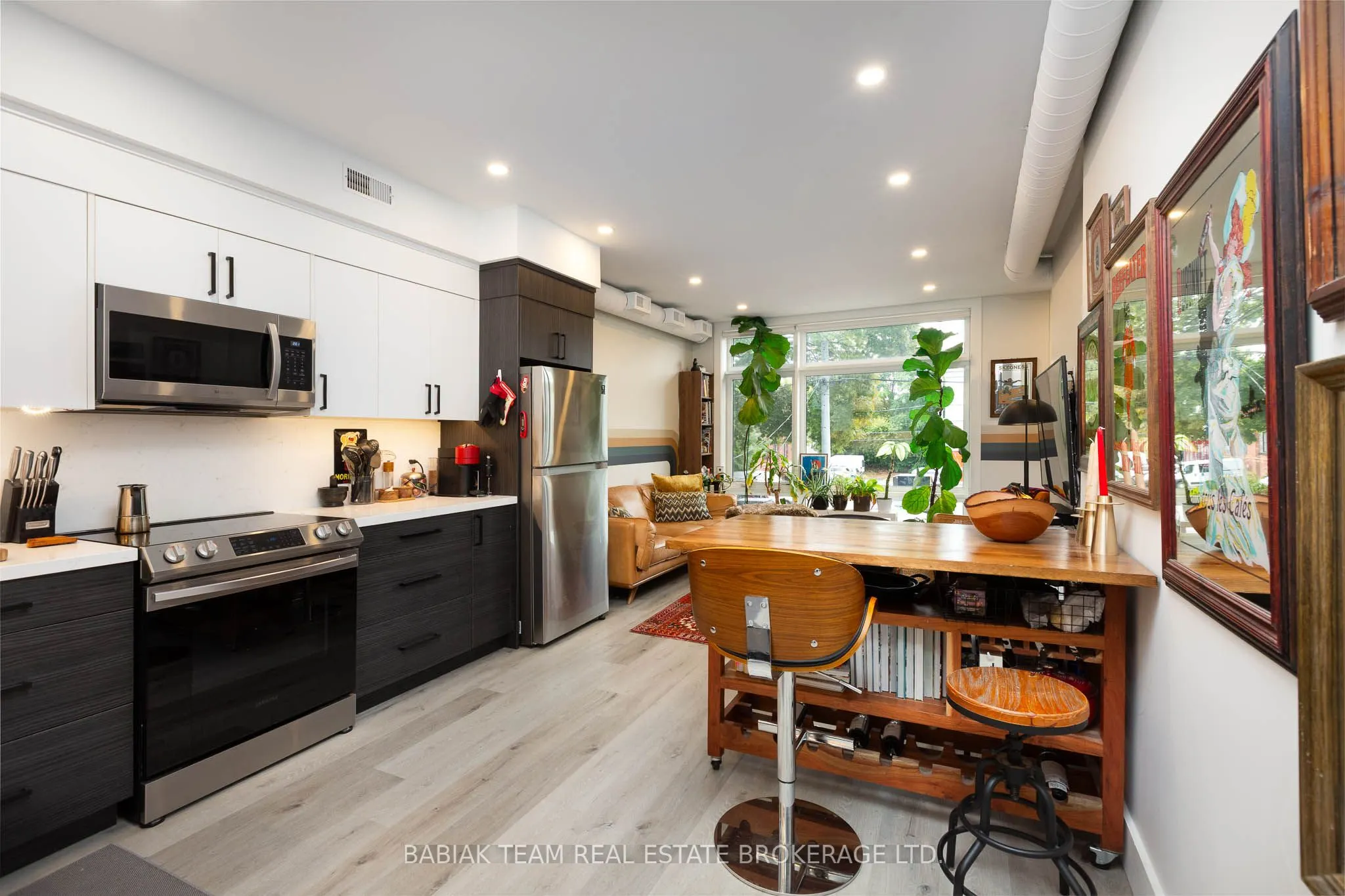 57 Vine Avenue, #201