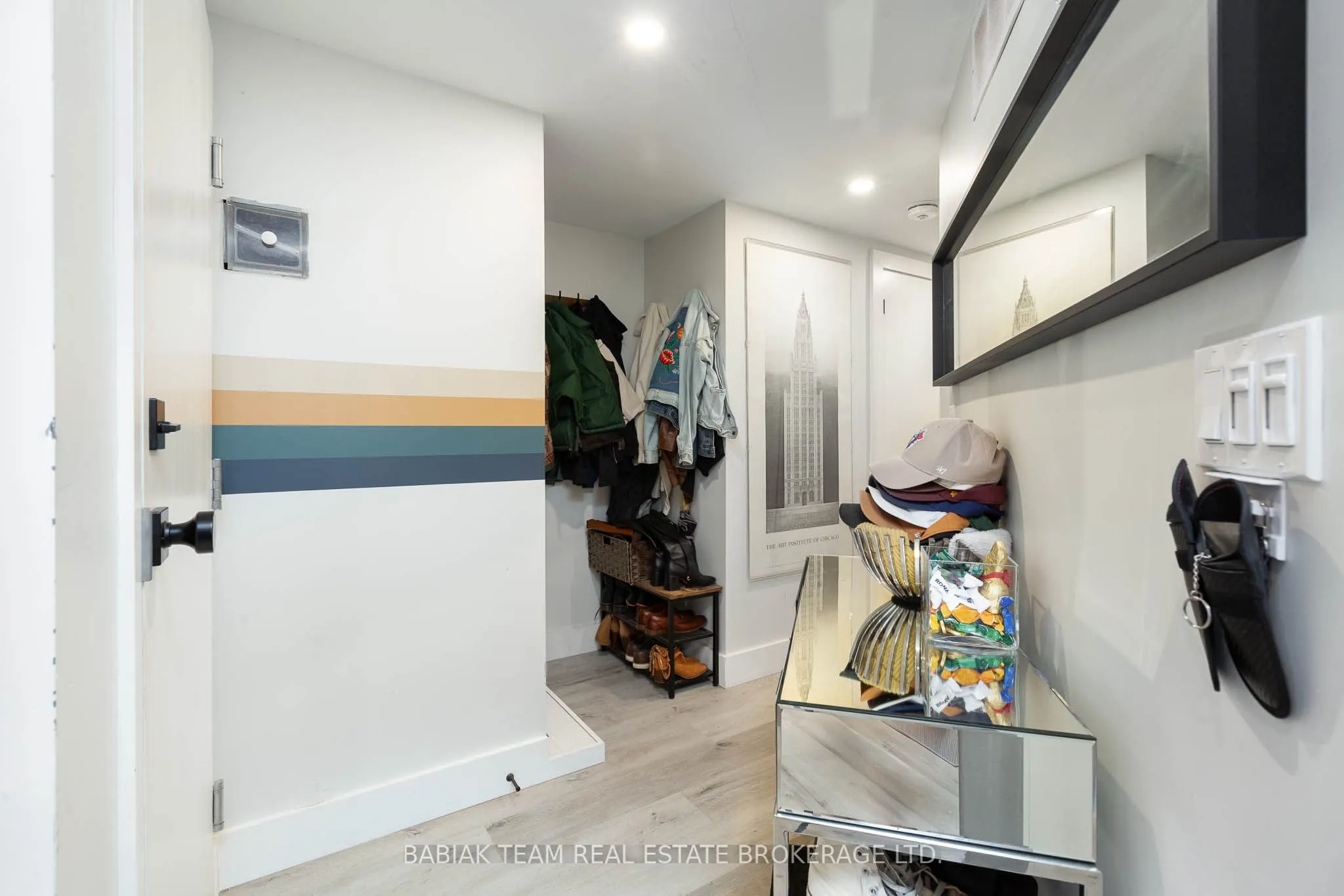 57 Vine Avenue, #201