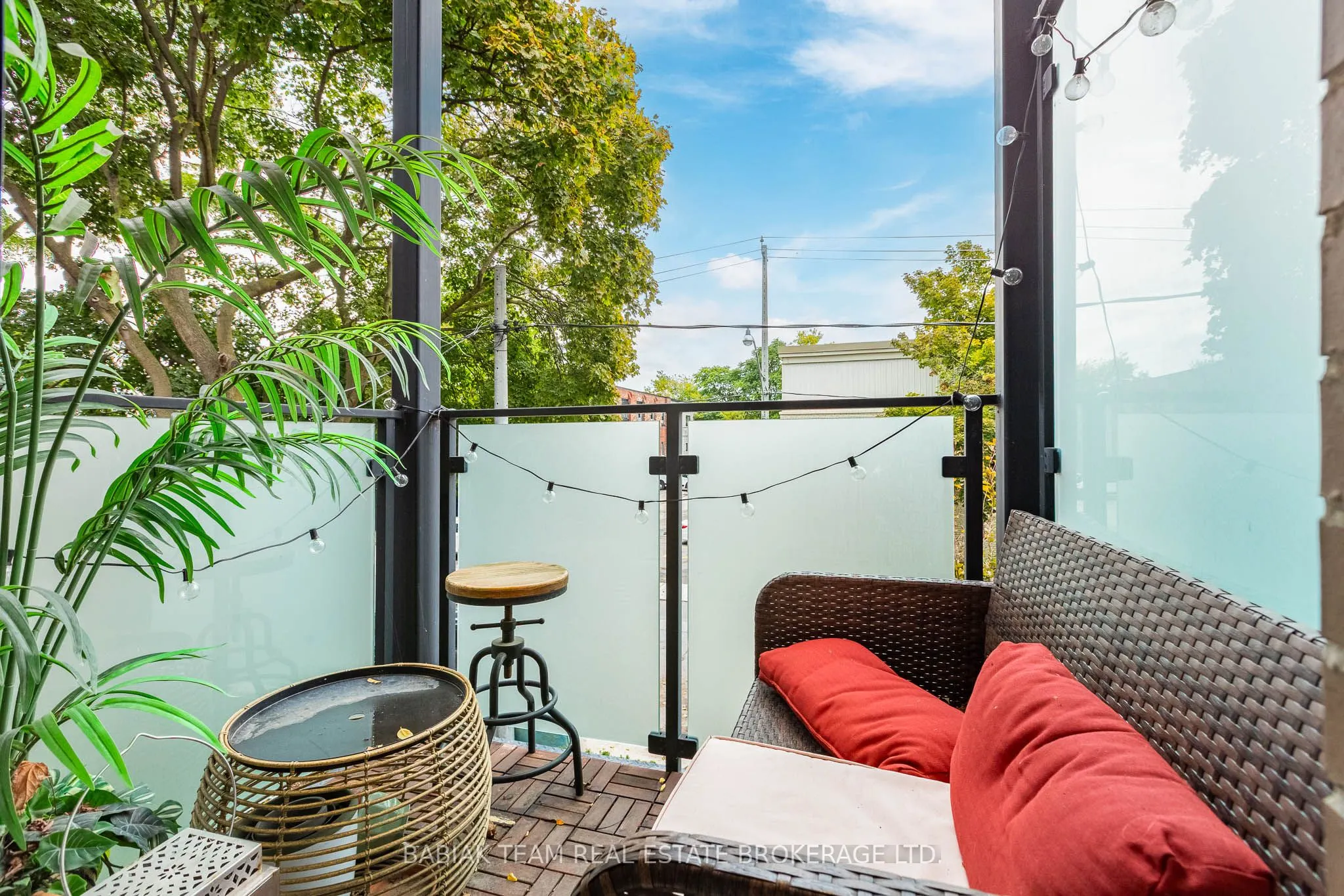 57 Vine Avenue, #201