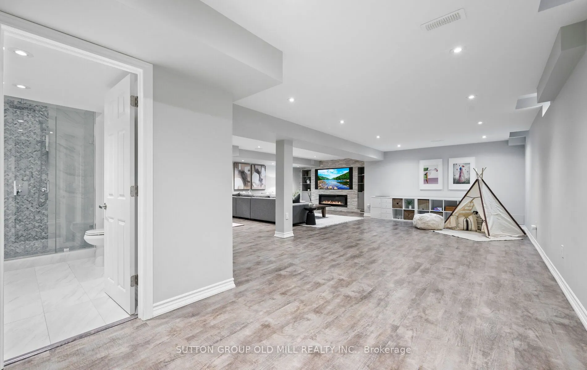 3304 Stalybridge Drive