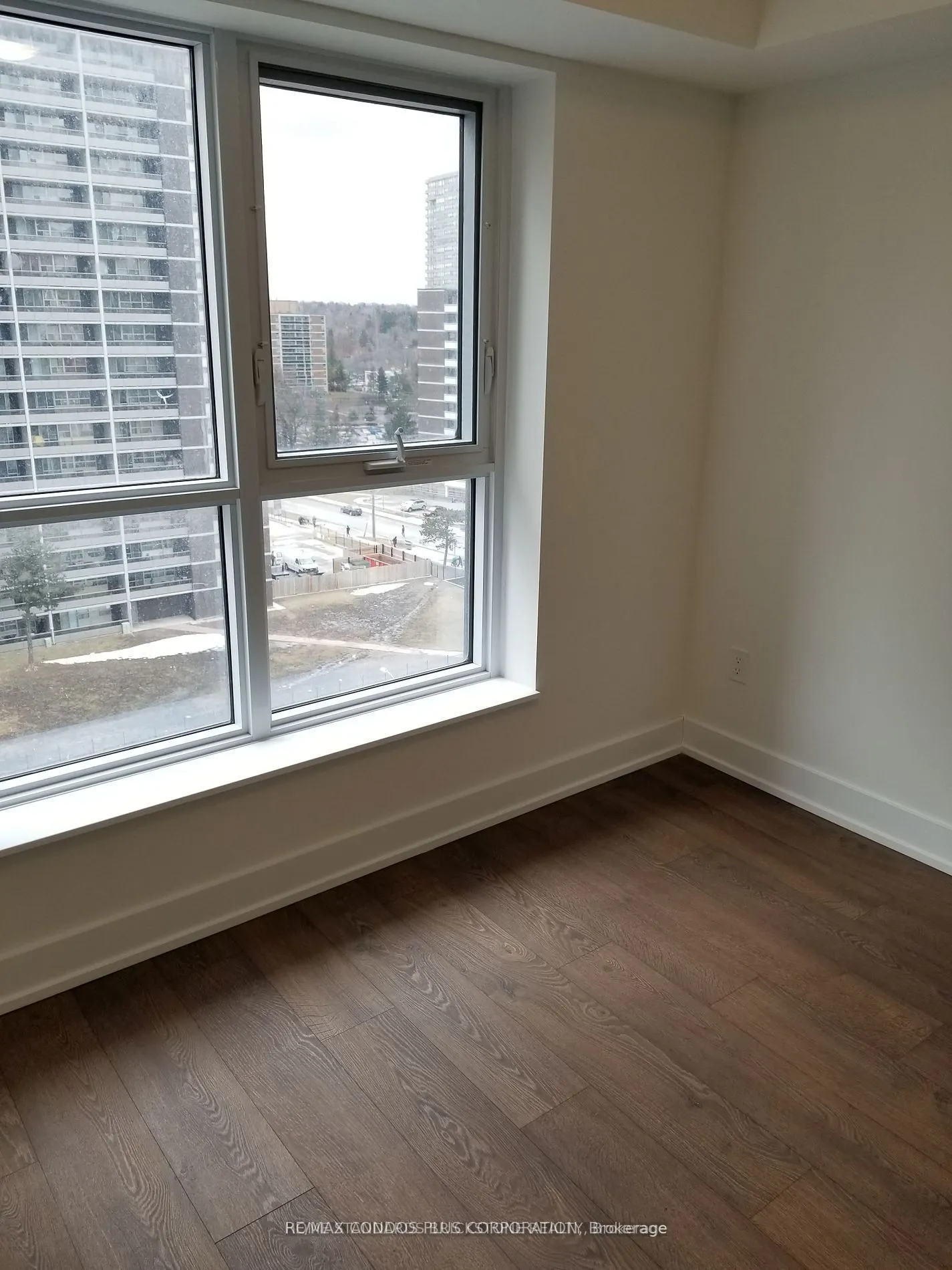 7 Mabelle Avenue, #902