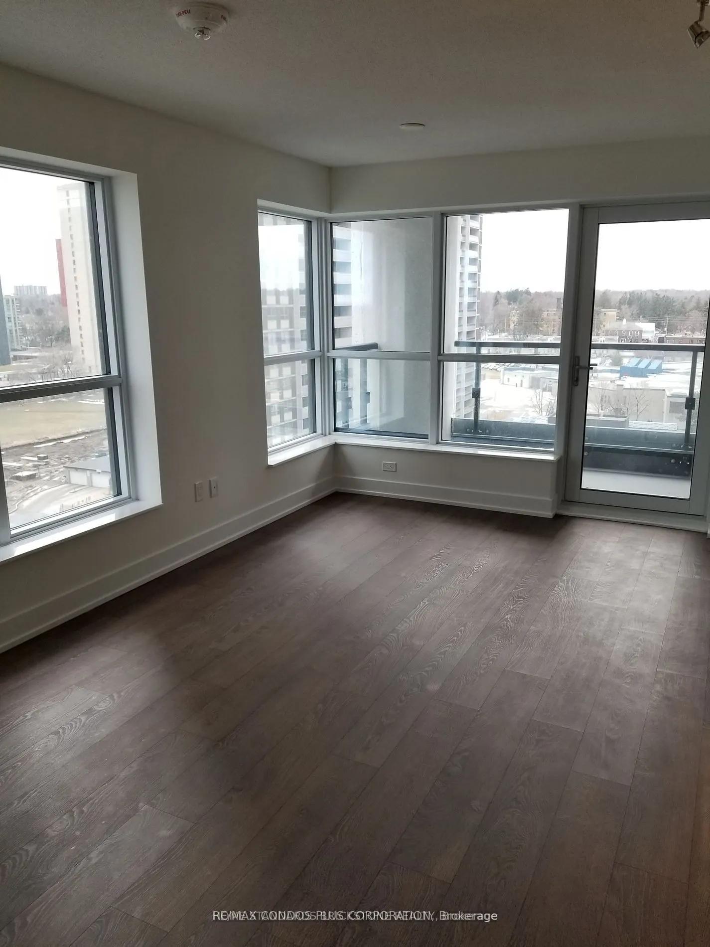 7 Mabelle Avenue, #902