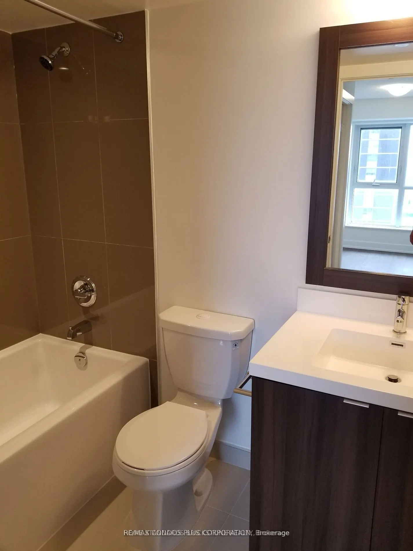 7 Mabelle Avenue, #902