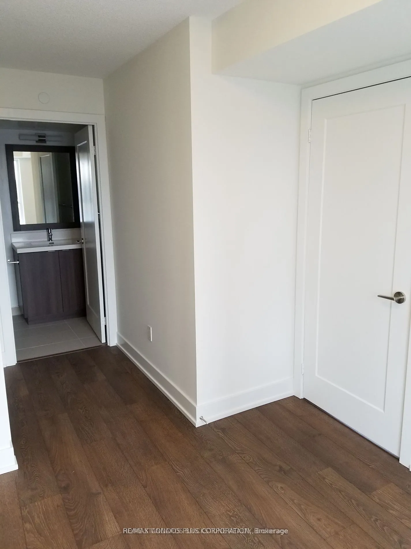 7 Mabelle Avenue, #902