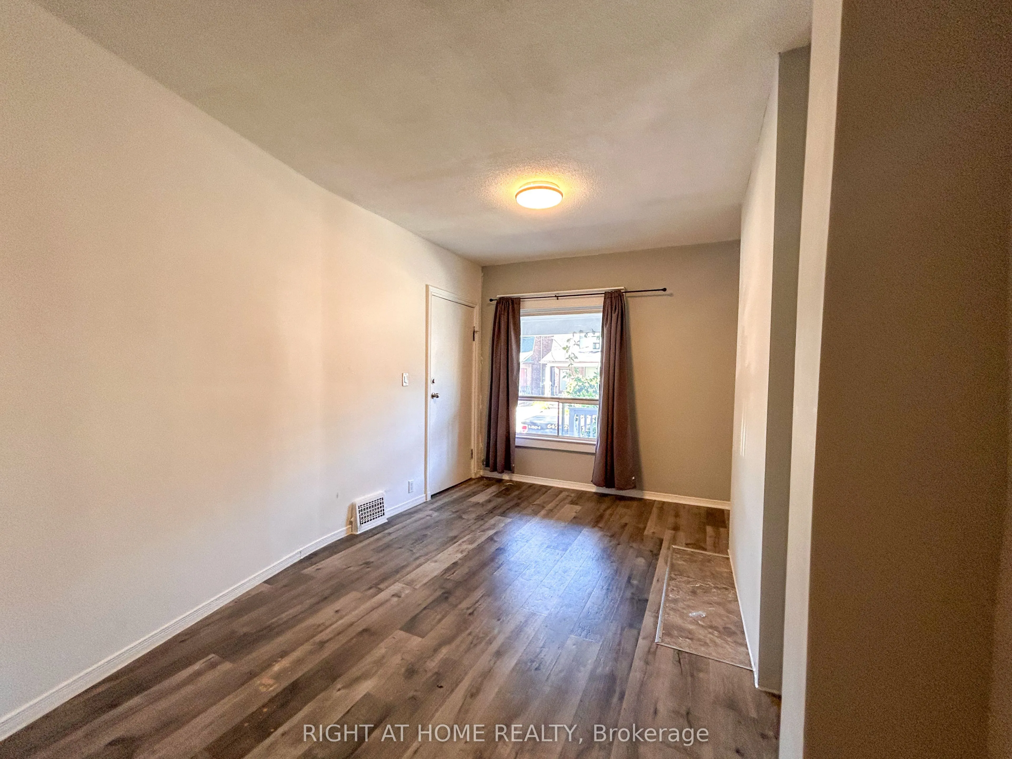 1039 Ossington Avenue