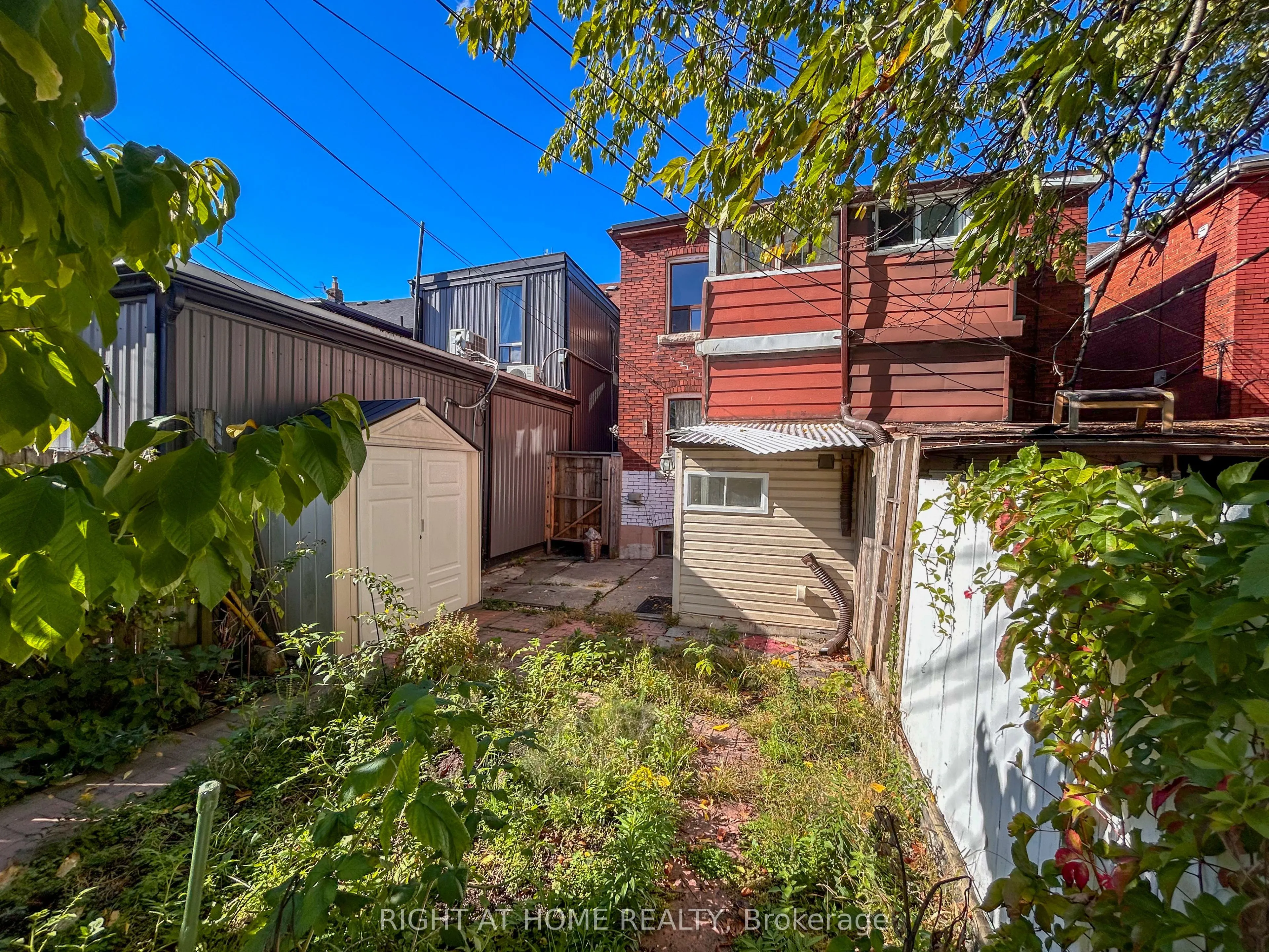 1039 Ossington Avenue