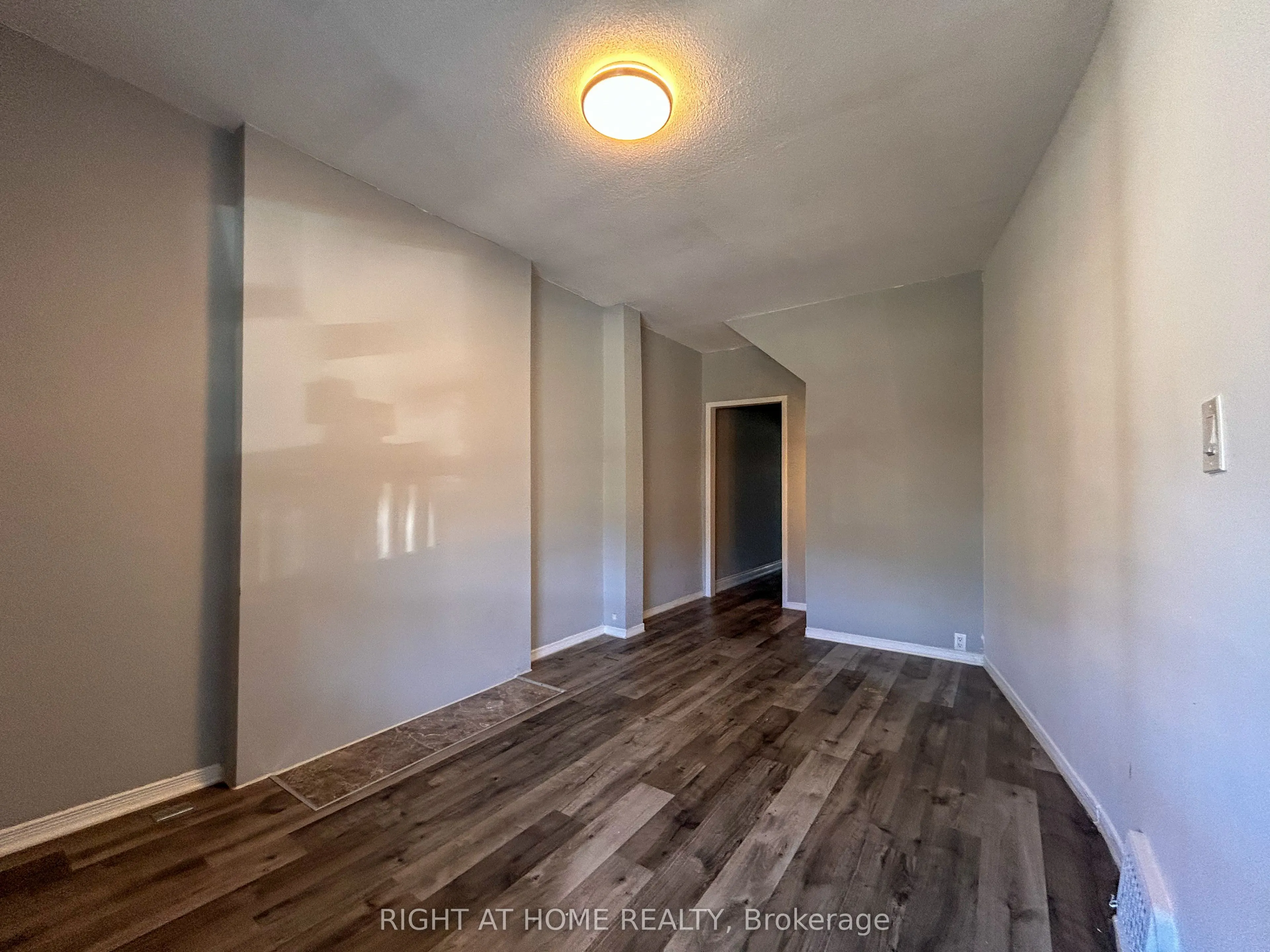 1039 Ossington Avenue