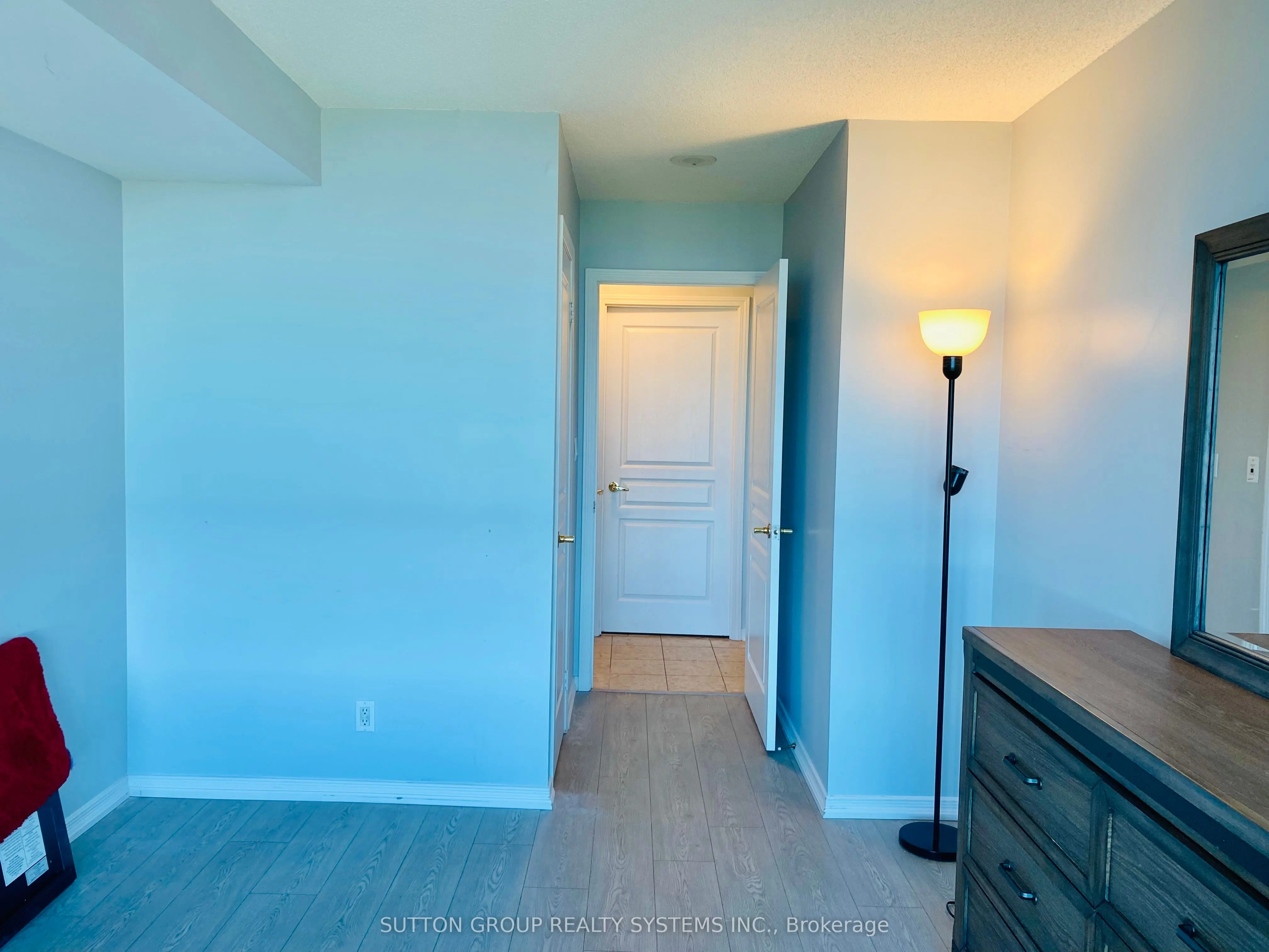 4879 Kimbermount Avenue, #1005