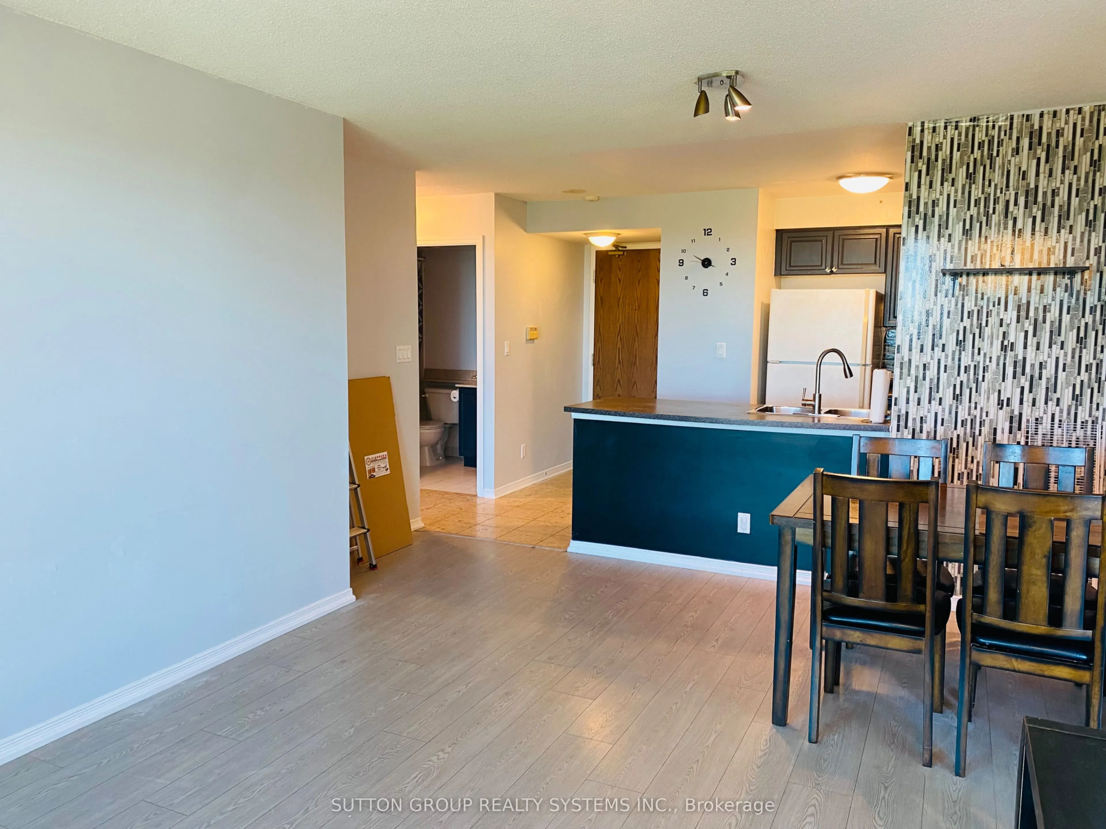4879 Kimbermount Avenue, #1005